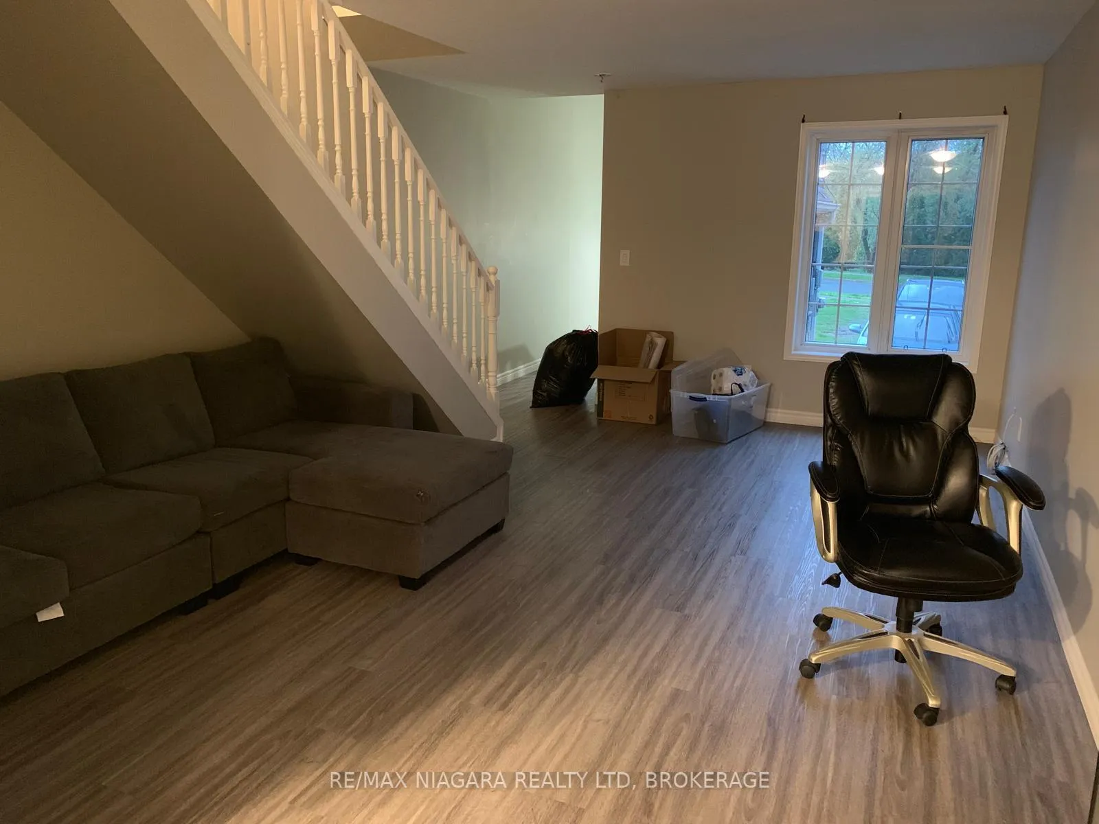 Photo 6 of 310 Oakdale Avenue, St. Catharines, E. Chester — HOMEH