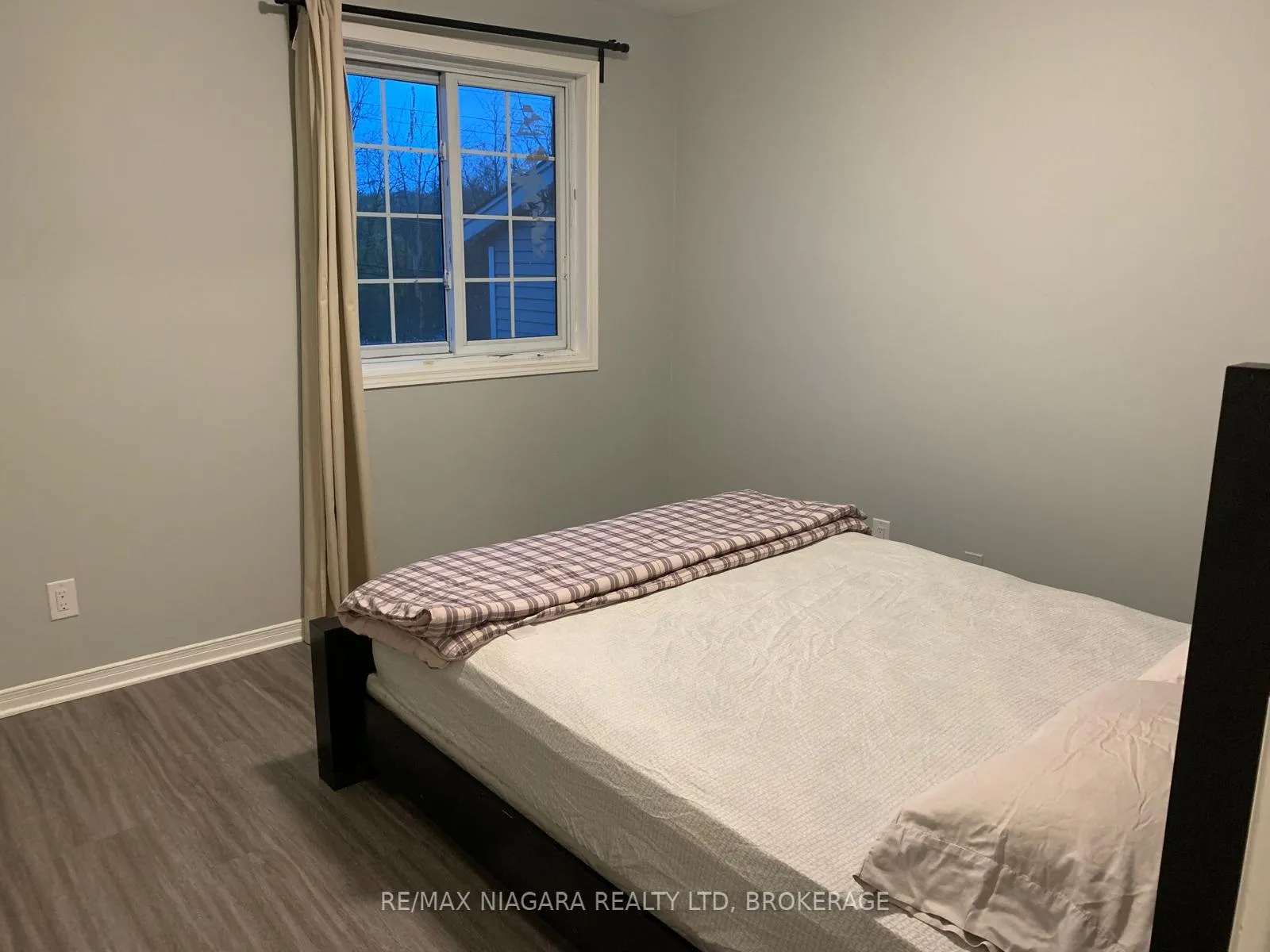 Photo 11 of 310 Oakdale Avenue, St. Catharines, E. Chester — HOMEH