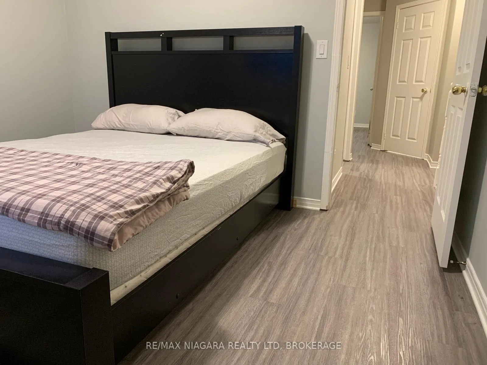Photo 12 of 310 Oakdale Avenue, St. Catharines, E. Chester — HOMEH