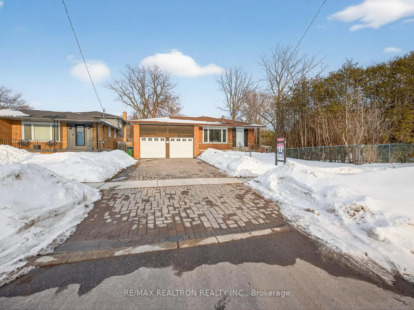Photo 2 of 19 Shoreview Drive, Scarborough, West Hill — HOMEH