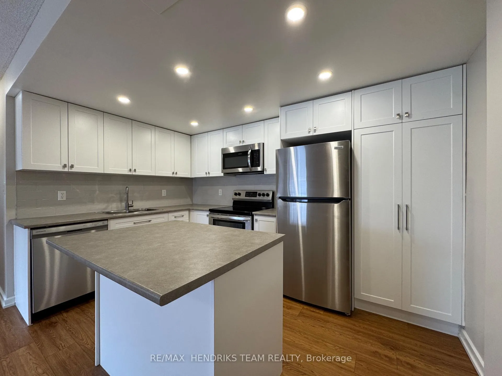 Photo 2 of Unit 312, 16 Capner Street, St. Catharines, Oakdale — HOMEH