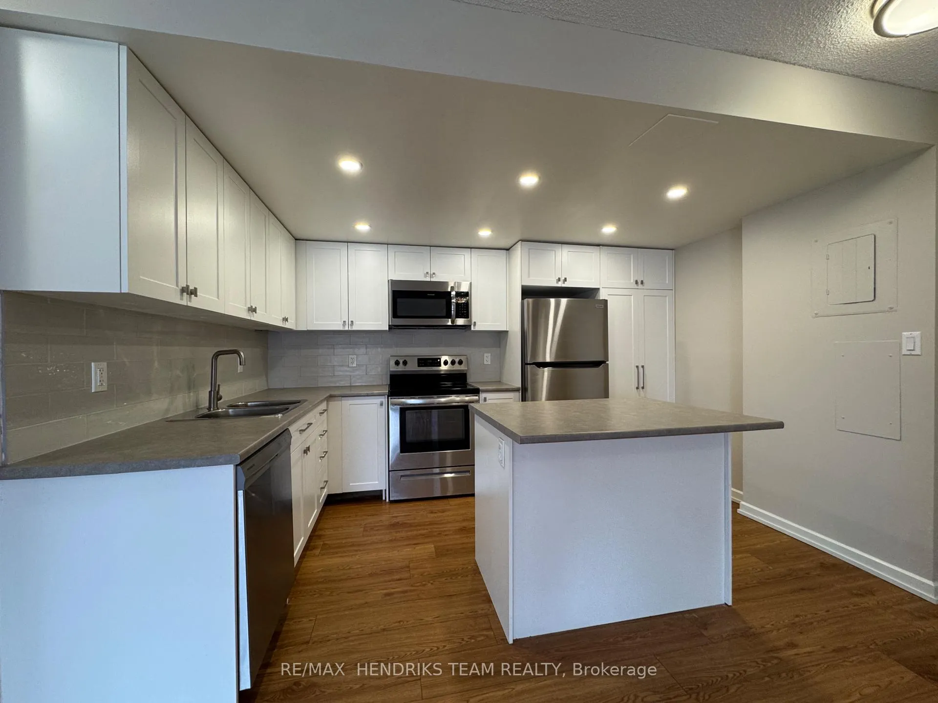 Photo 3 of Unit 312, 16 Capner Street, St. Catharines, Oakdale — HOMEH