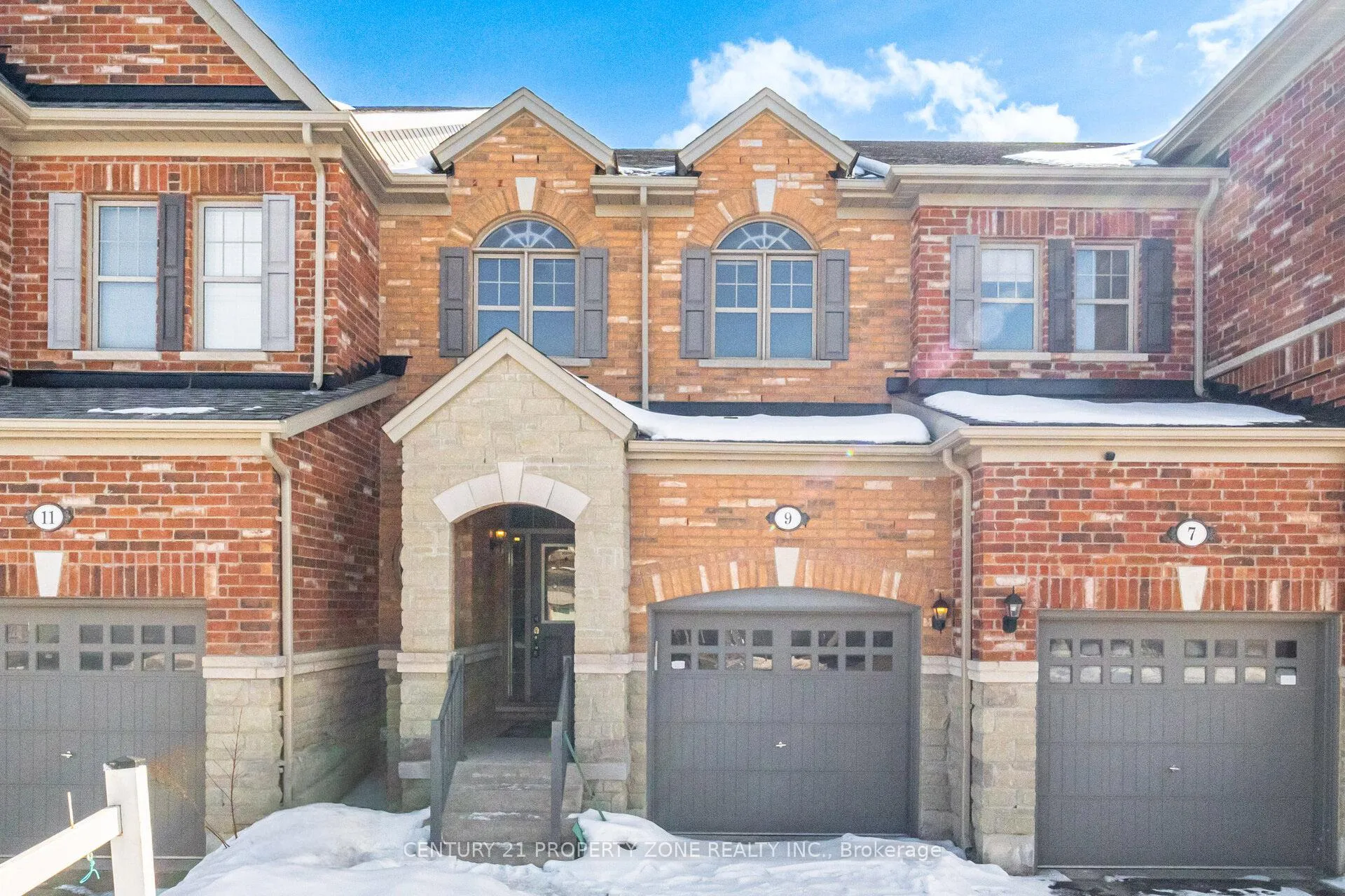 Photo 2 of 9 Foliage Drive, Brampton, Northwest Brampton — HOMEH