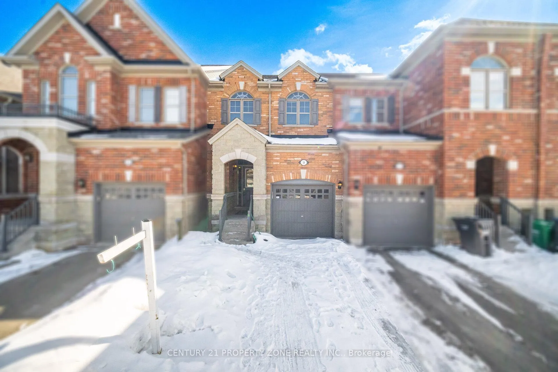 Photo 4 of 9 Foliage Drive, Brampton, Northwest Brampton — HOMEH