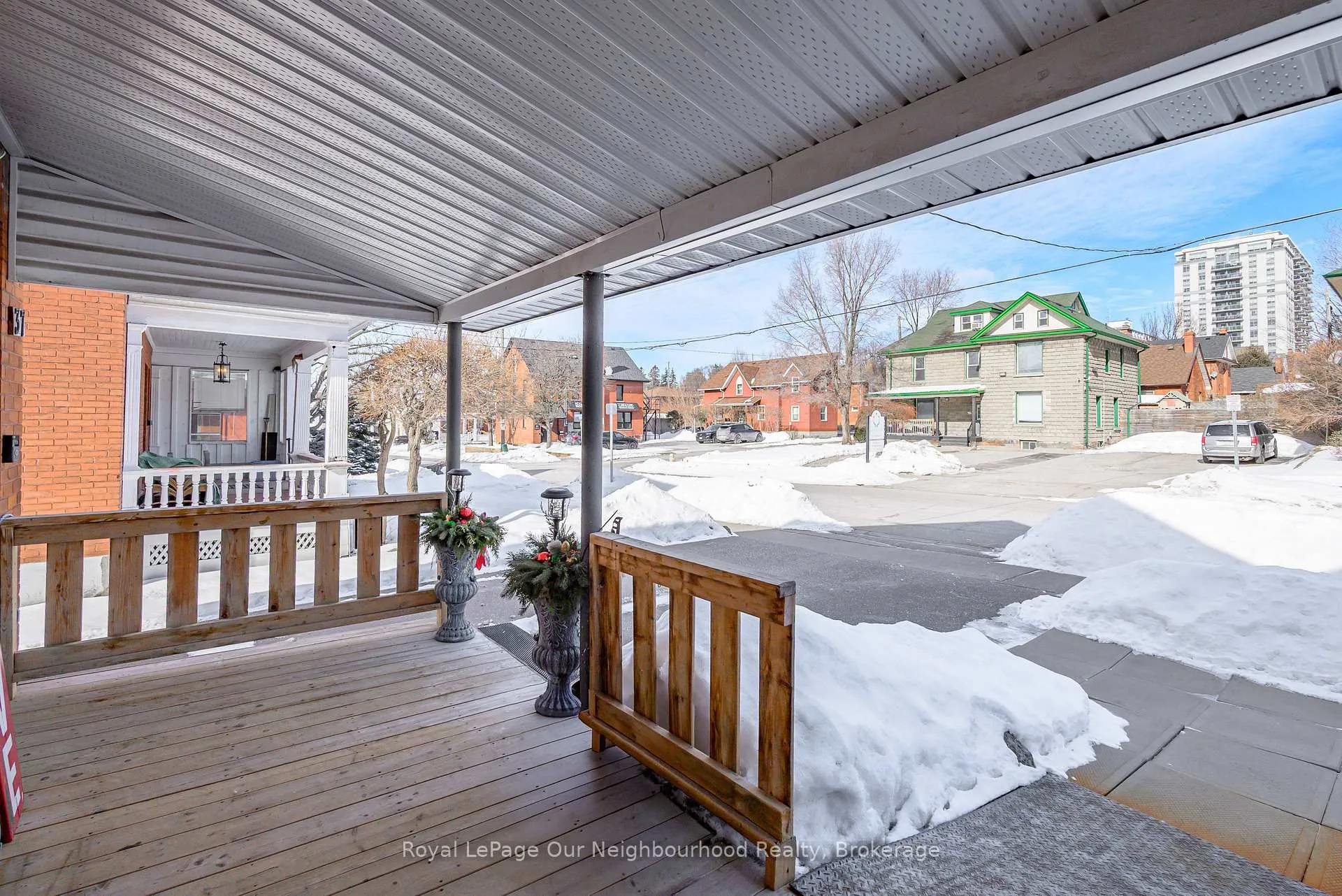 Photo 5 of 37 Elgin Street E, Oshawa, O'Neill — HOMEH