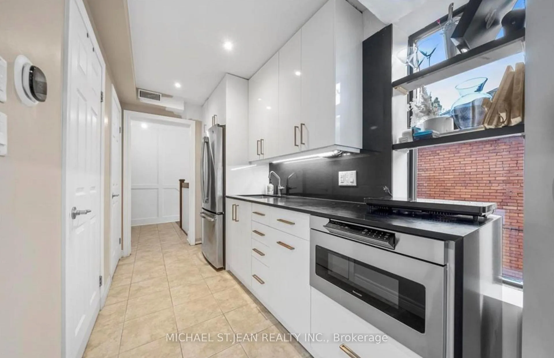 Photo 9 of Unit Upper, 215 Locke Street S, Hamilton, Kirkendall — HOMEH