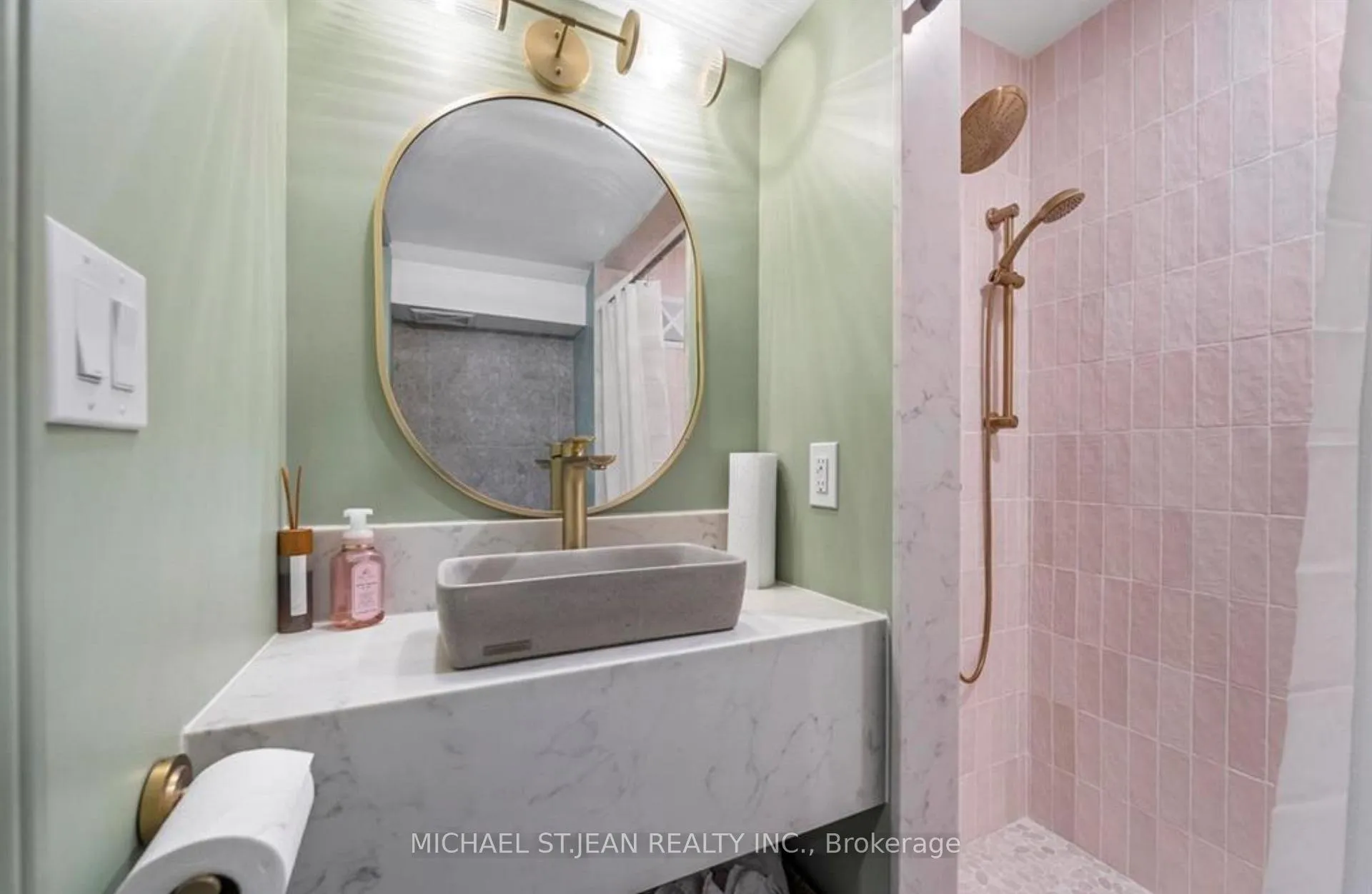 Photo 11 of Unit Upper, 215 Locke Street S, Hamilton, Kirkendall — HOMEH