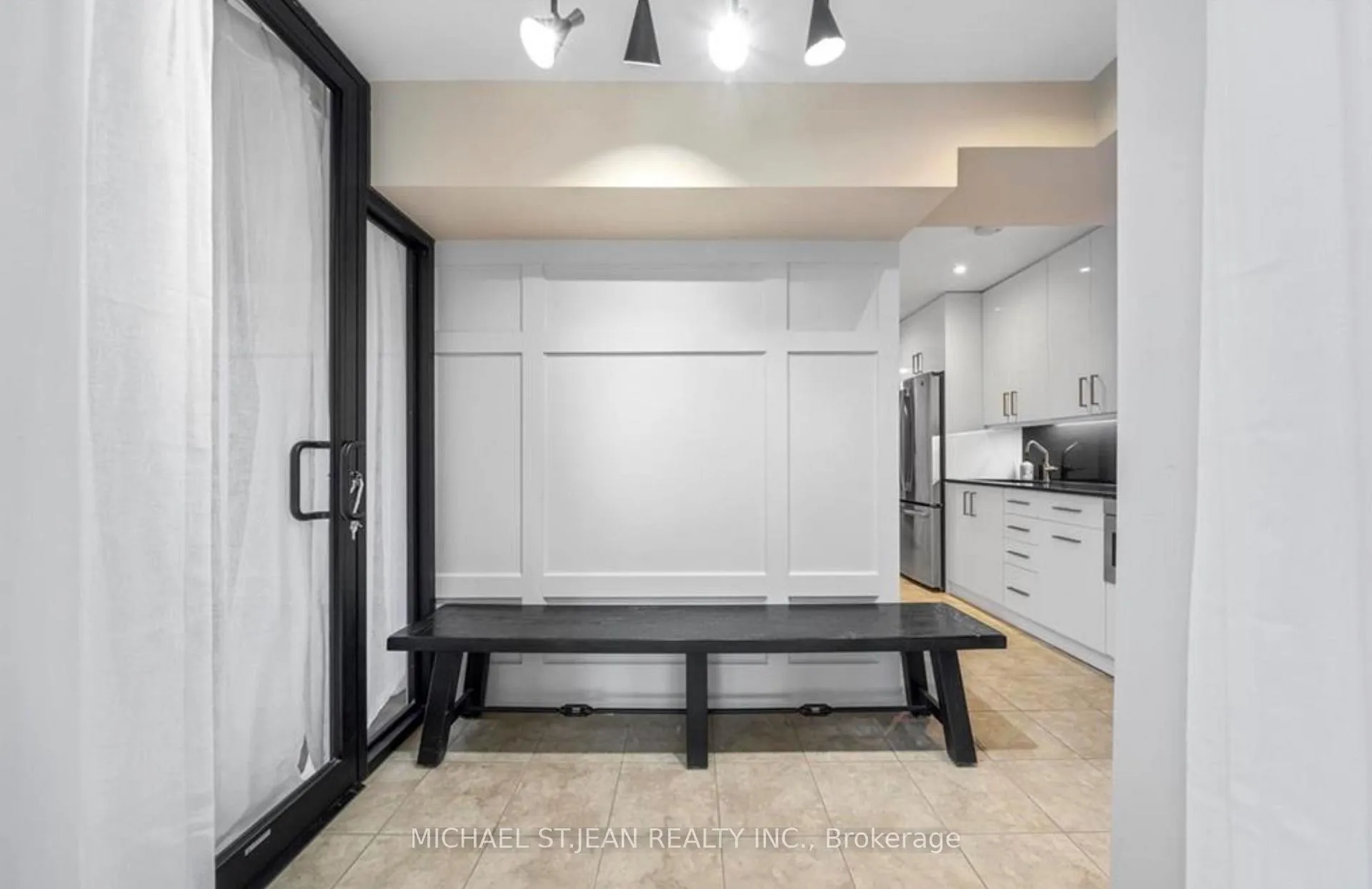 Photo 13 of Unit Upper, 215 Locke Street S, Hamilton, Kirkendall — HOMEH