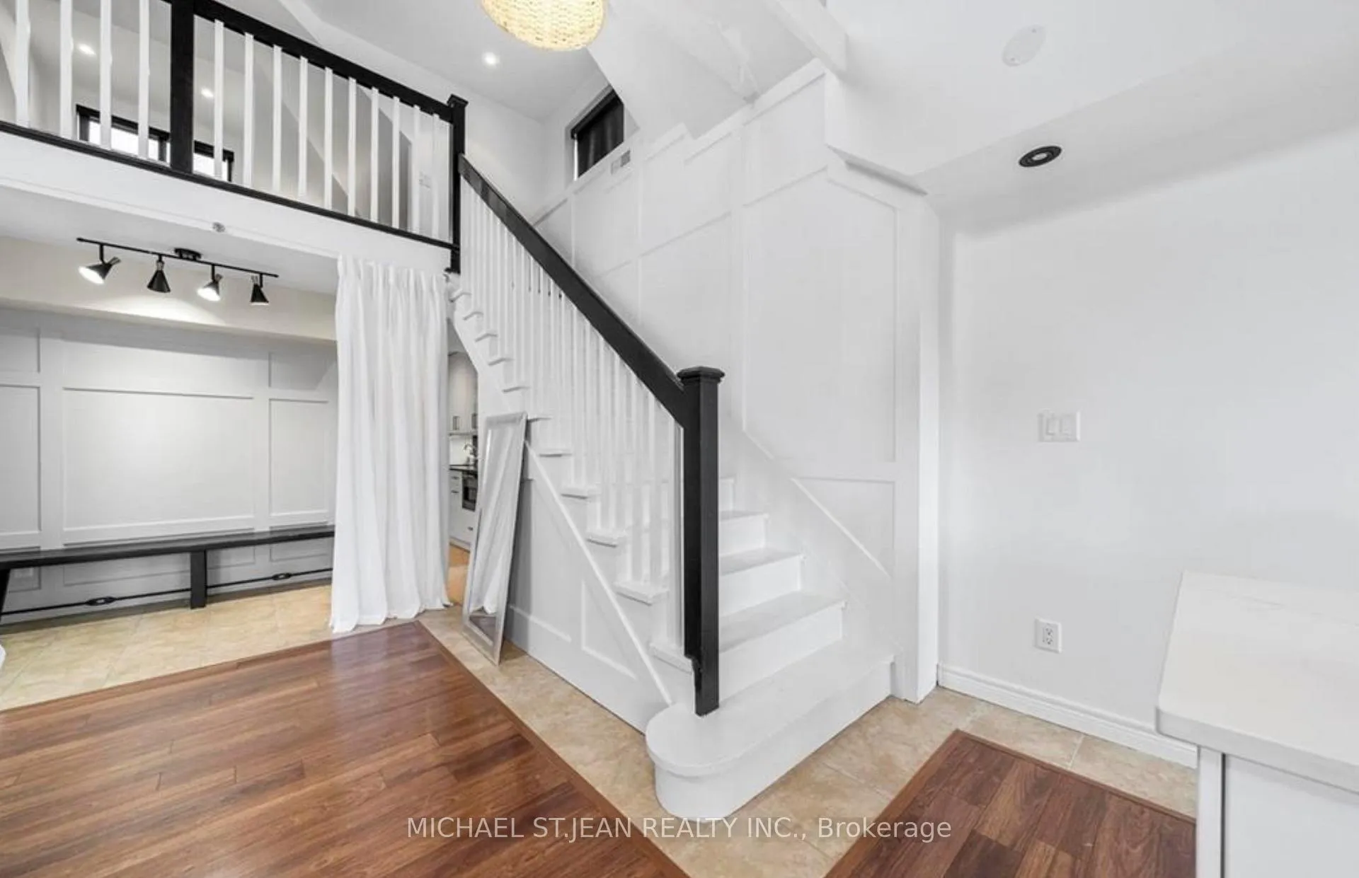 Photo 27 of Unit Upper, 215 Locke Street S, Hamilton, Kirkendall — HOMEH