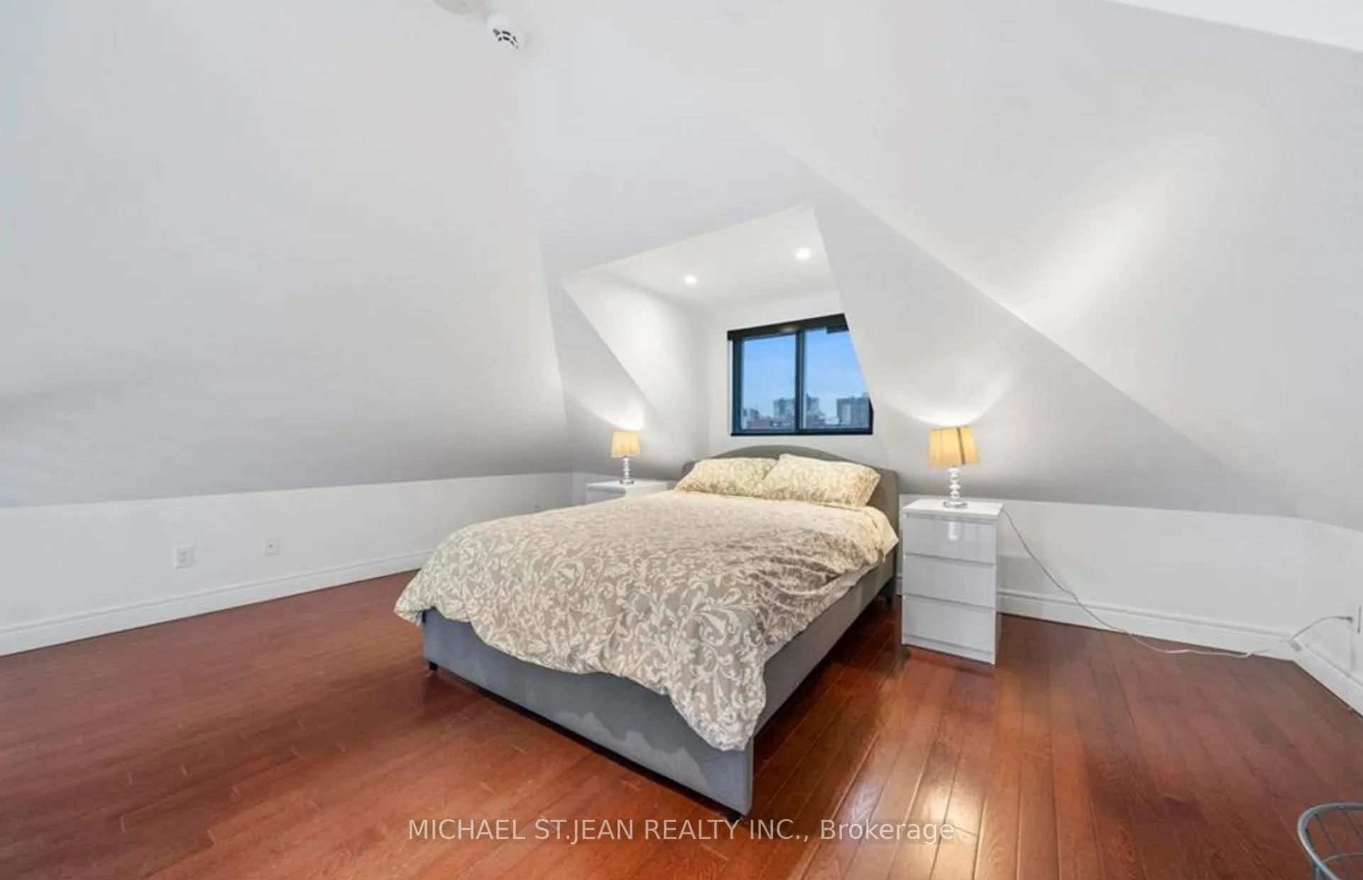 Photo 28 of Unit Upper, 215 Locke Street S, Hamilton, Kirkendall — HOMEH