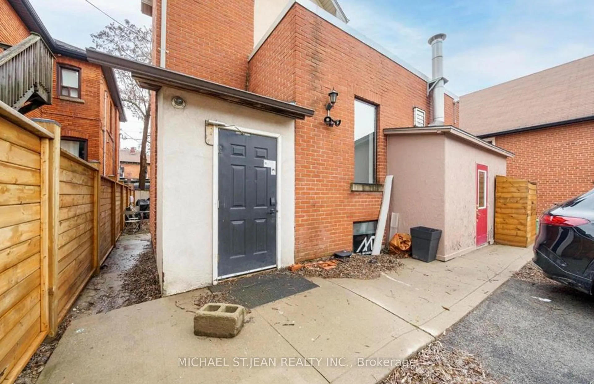 Photo 35 of Unit Upper, 215 Locke Street S, Hamilton, Kirkendall — HOMEH