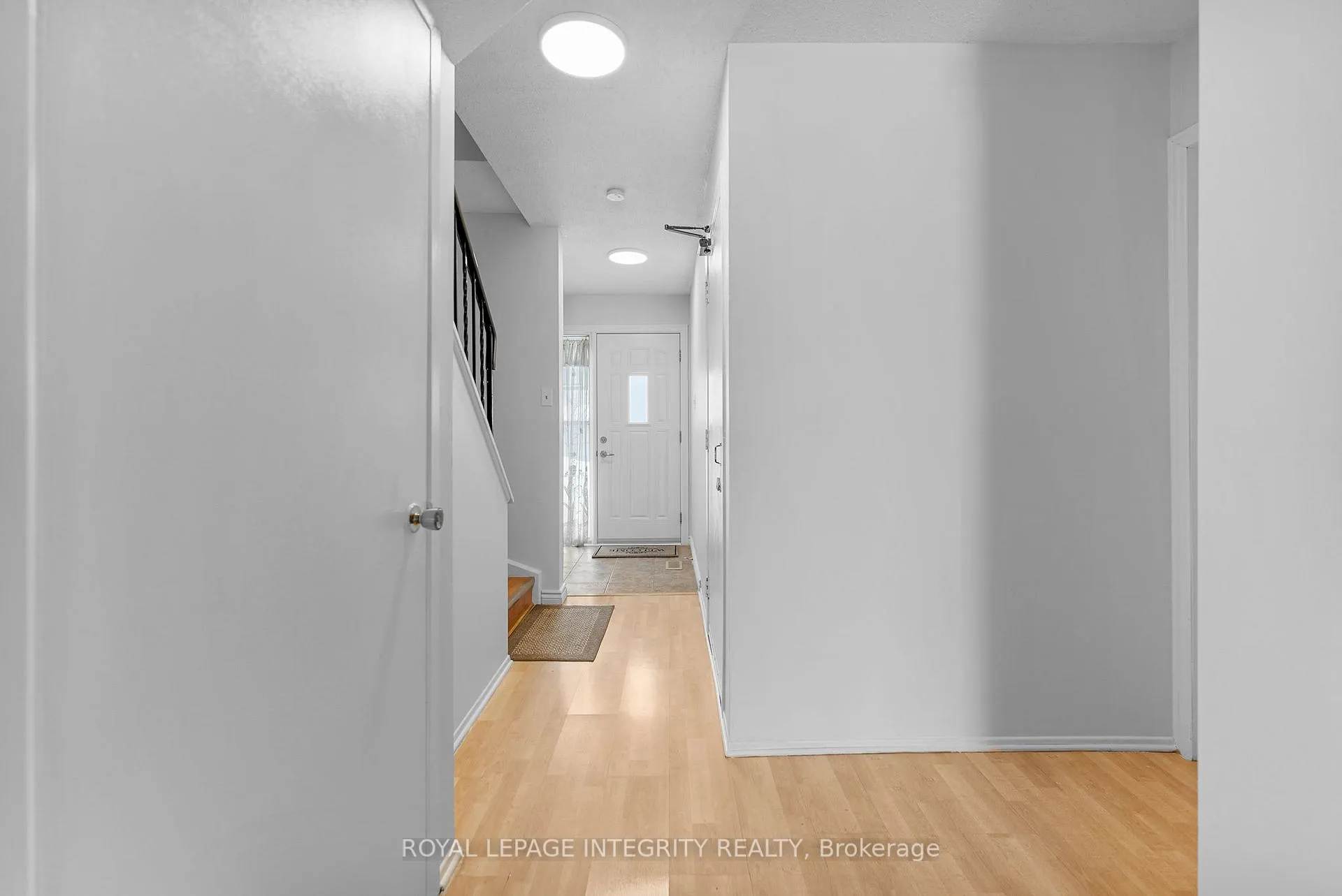 Photo 4 of 86 Stokes Crescent, Ottawa, Kanata - Glencairn/Hazeldean — HOMEH