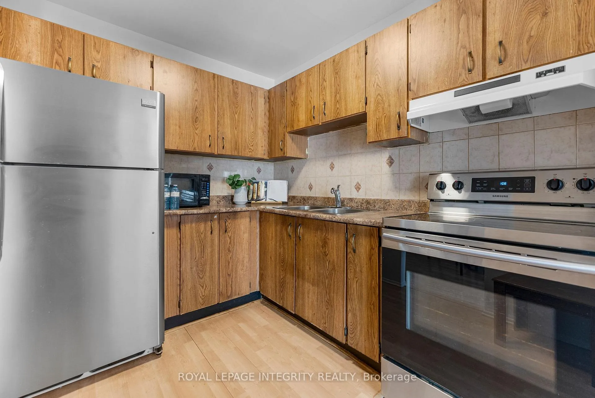 Photo 13 of 86 Stokes Crescent, Ottawa, Kanata - Glencairn/Hazeldean — HOMEH