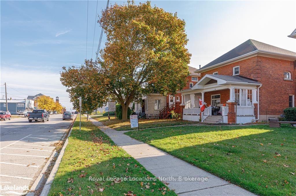 Photo 2 of Unit B, 51 Nelson Street, Meaford — HOMEH