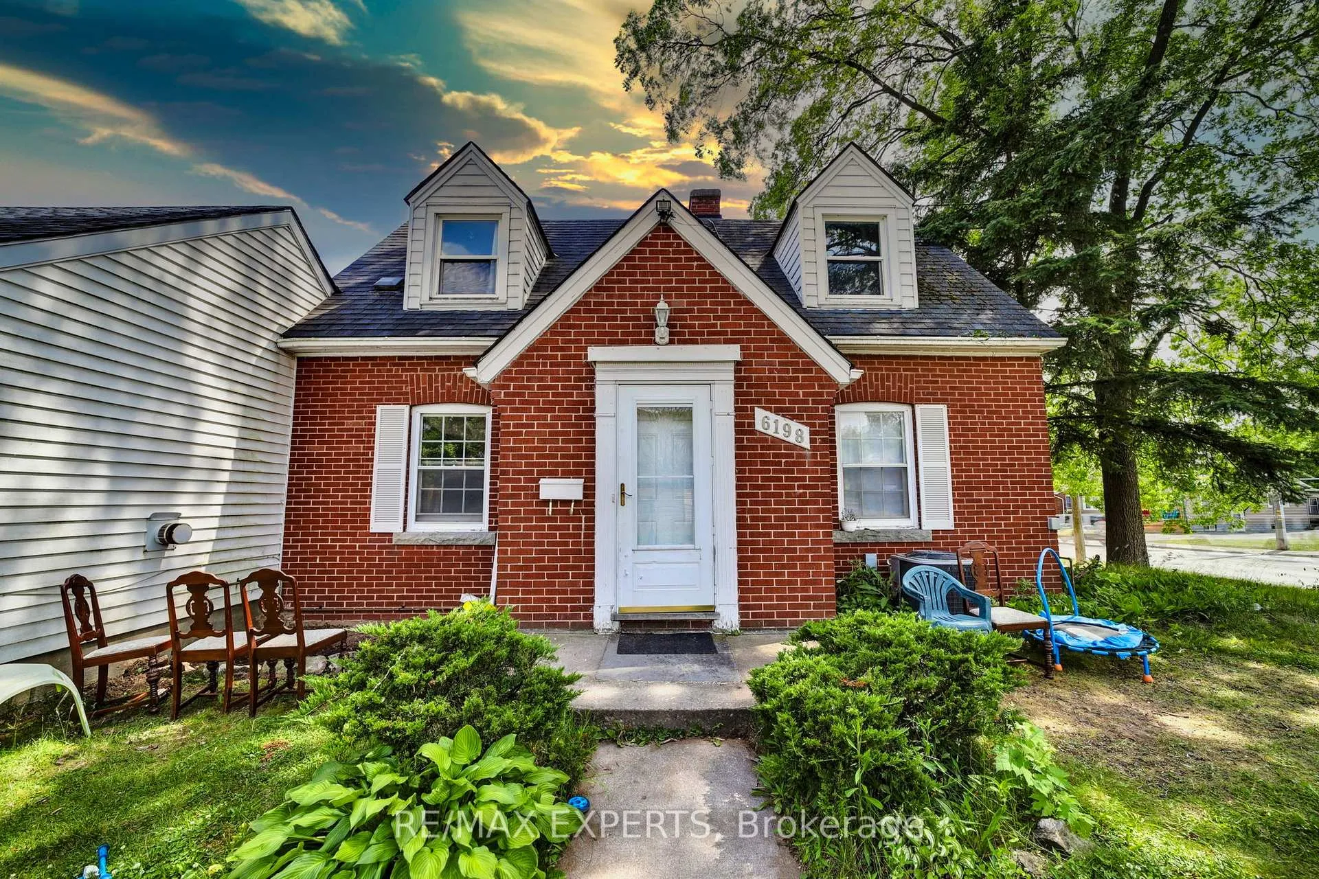 Photo 1 of 6198 Delaware Street, Niagara Falls, Dorchester — HOMEH