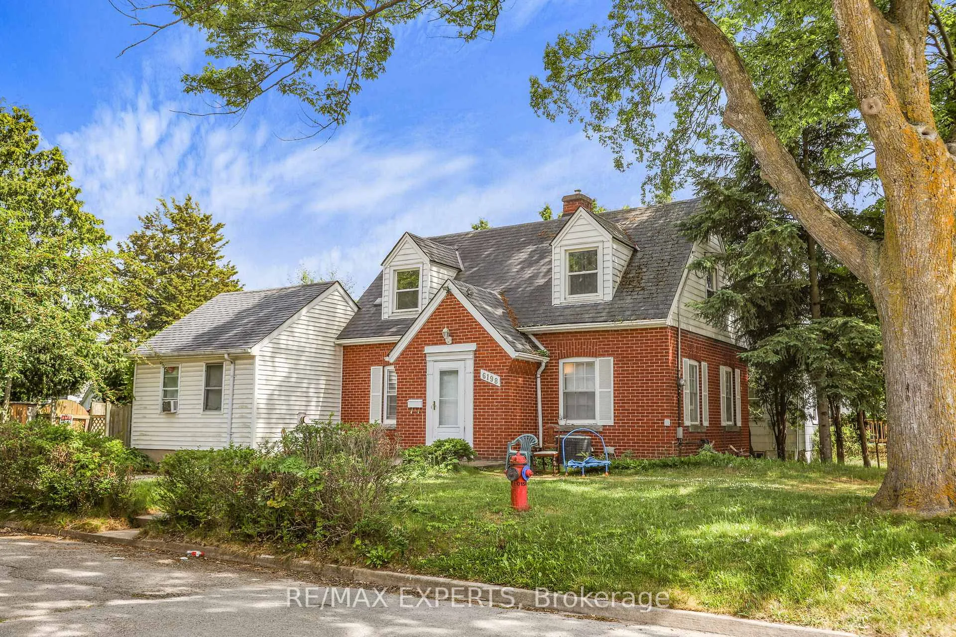 Photo 3 of 6198 Delaware Street, Niagara Falls, Dorchester — HOMEH