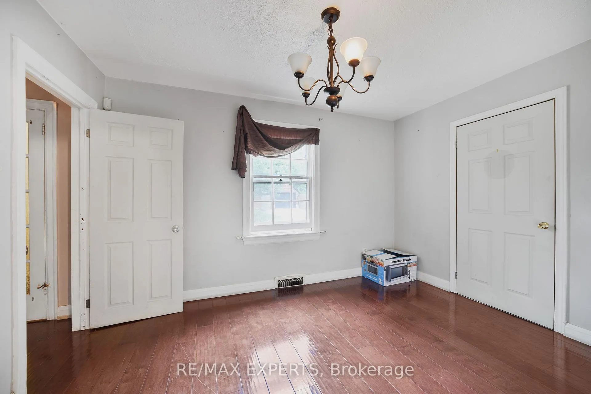 Photo 7 of 6198 Delaware Street, Niagara Falls, Dorchester — HOMEH