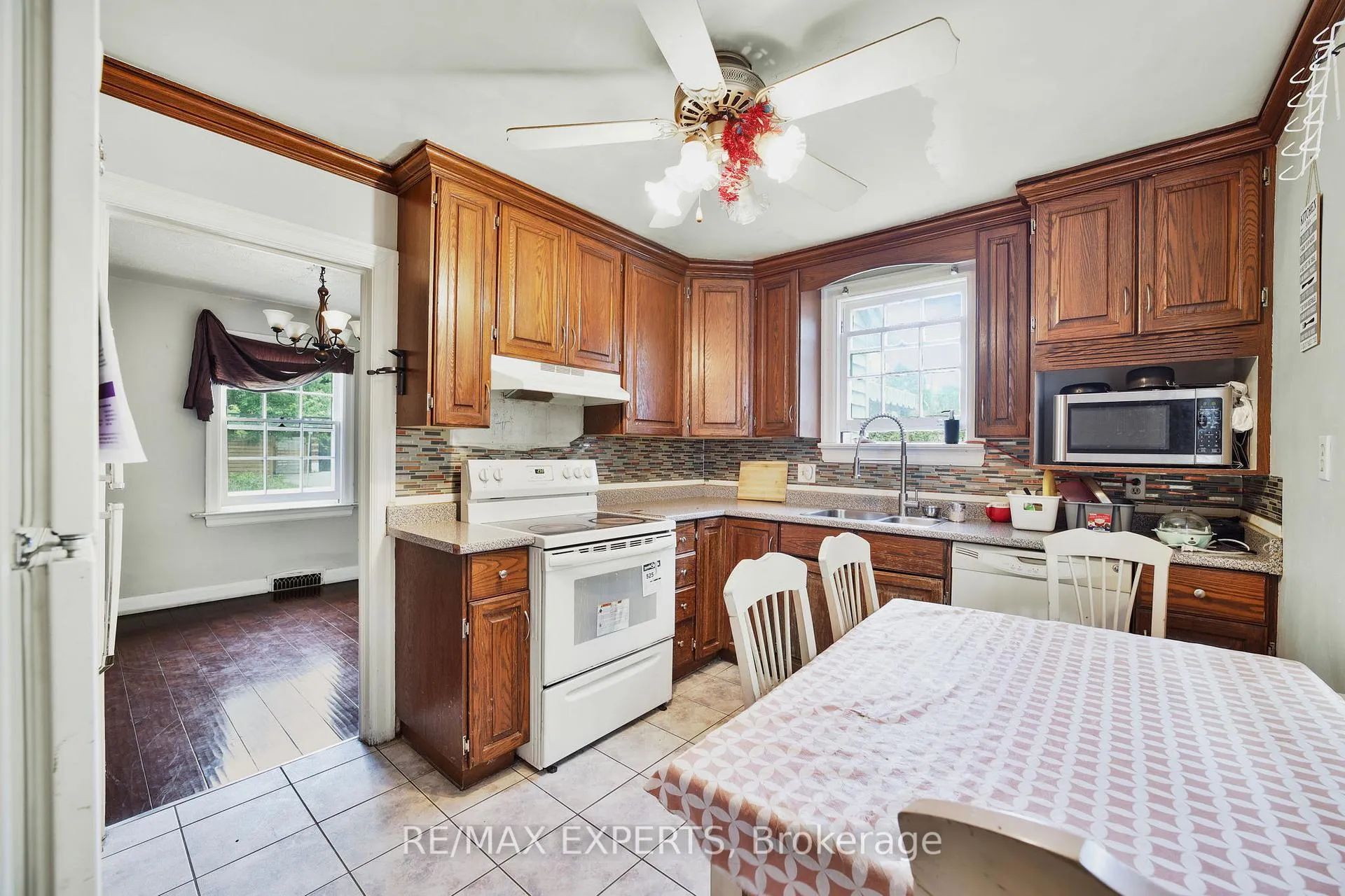 Photo 12 of 6198 Delaware Street, Niagara Falls, Dorchester — HOMEH