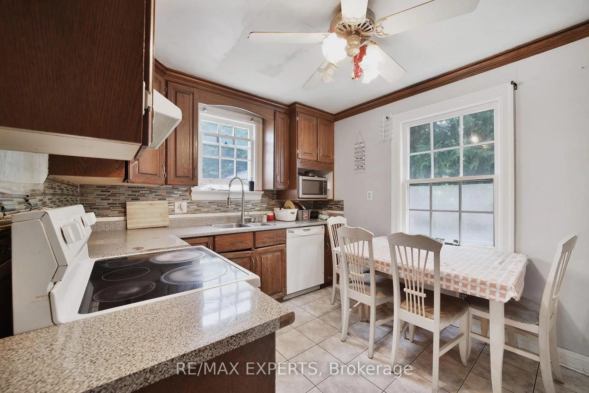 Photo 14 of 6198 Delaware Street, Niagara Falls, Dorchester — HOMEH