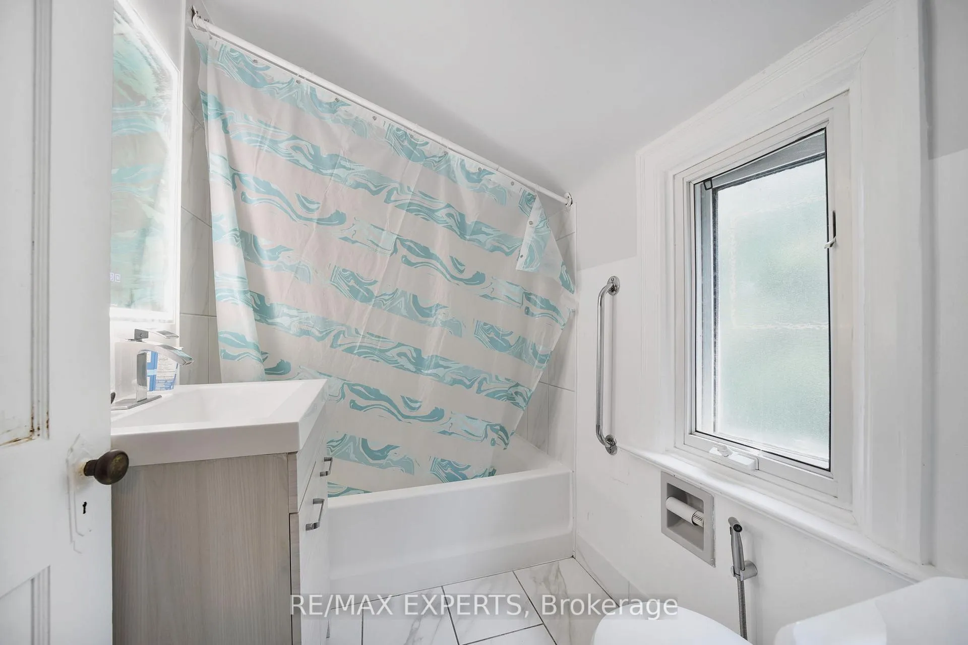 Photo 33 of 6198 Delaware Street, Niagara Falls, Dorchester — HOMEH