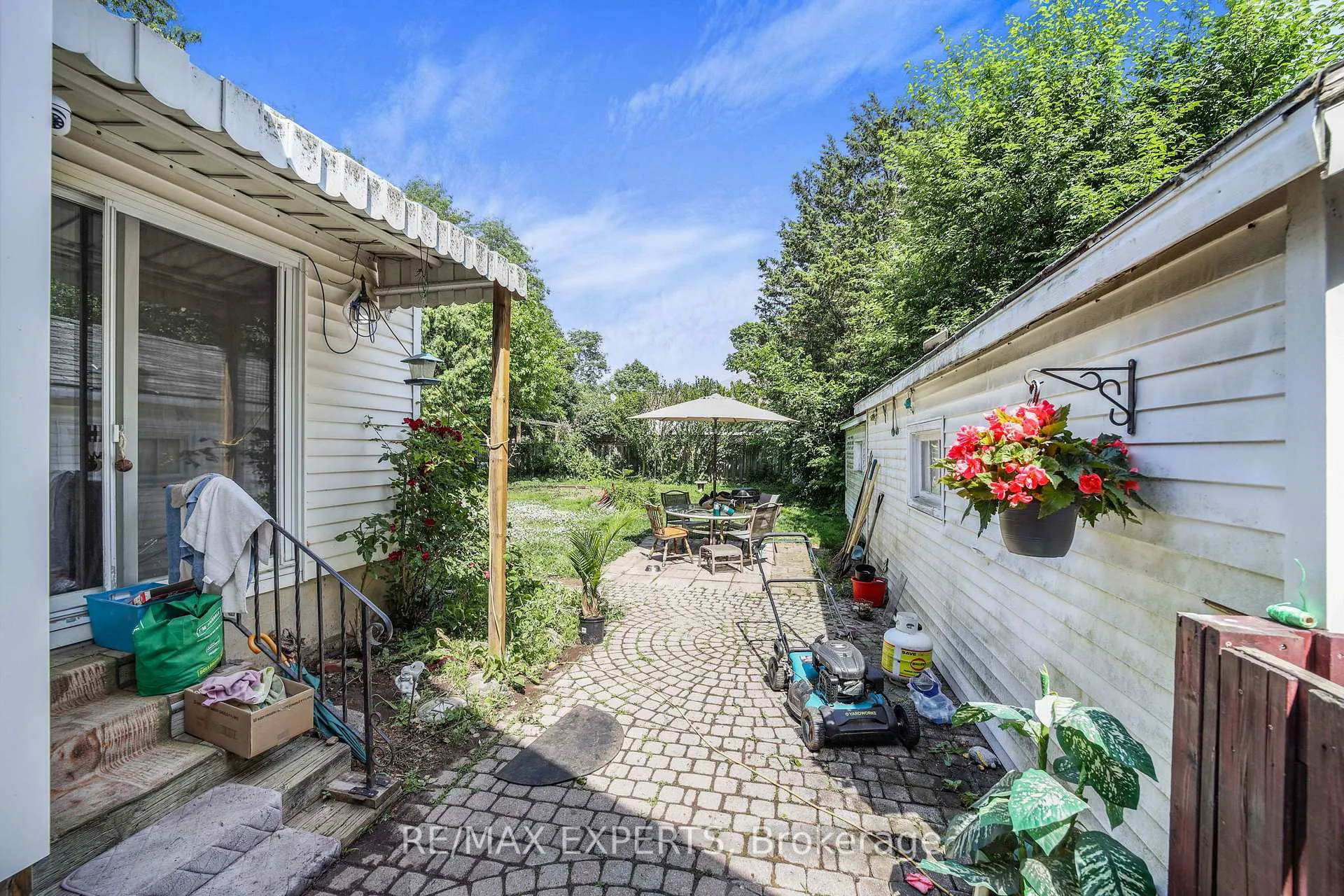 Photo 35 of 6198 Delaware Street, Niagara Falls, Dorchester — HOMEH