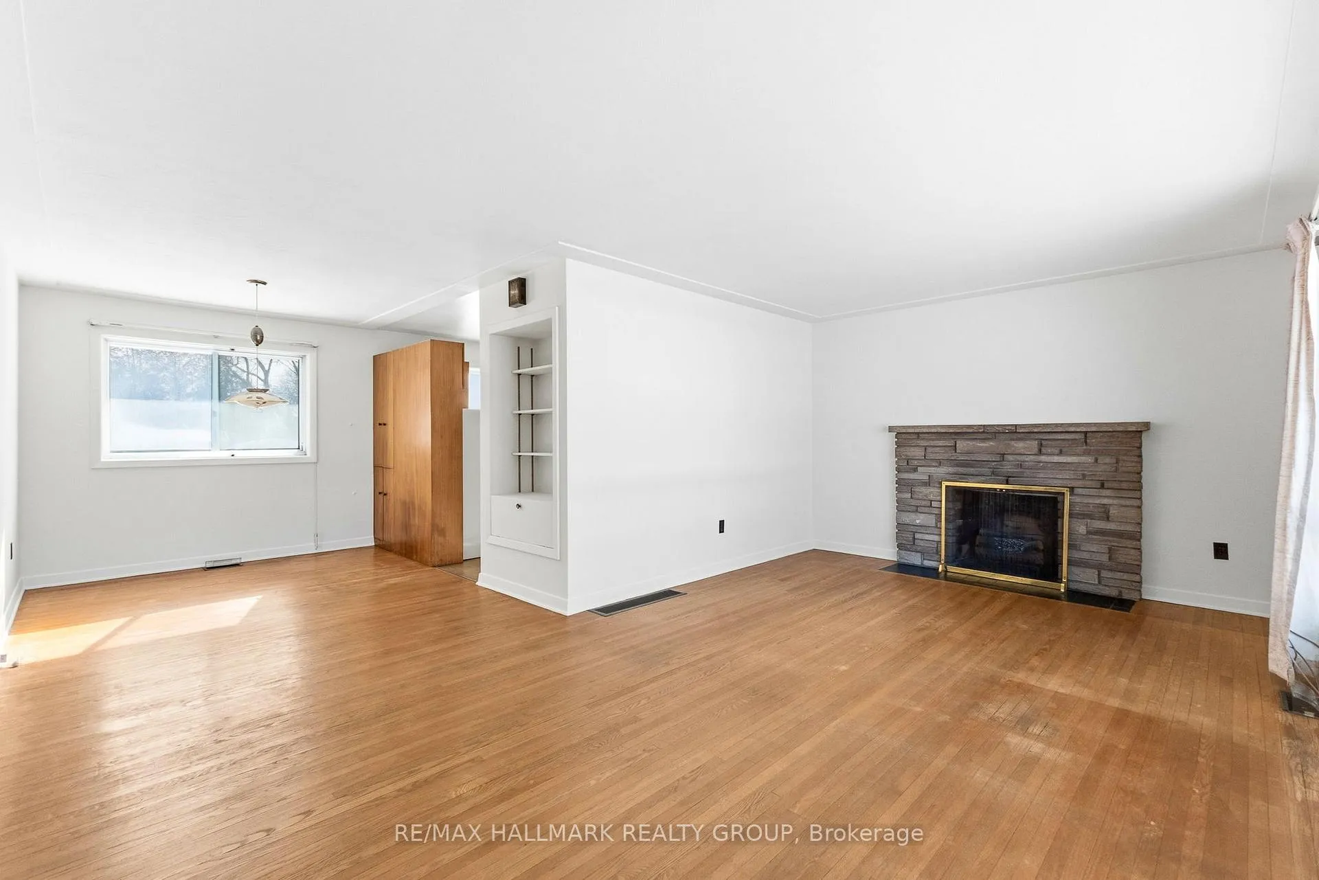 Photo 5 of 6228 Perth Street, Ottawa, Richmond — HOMEH