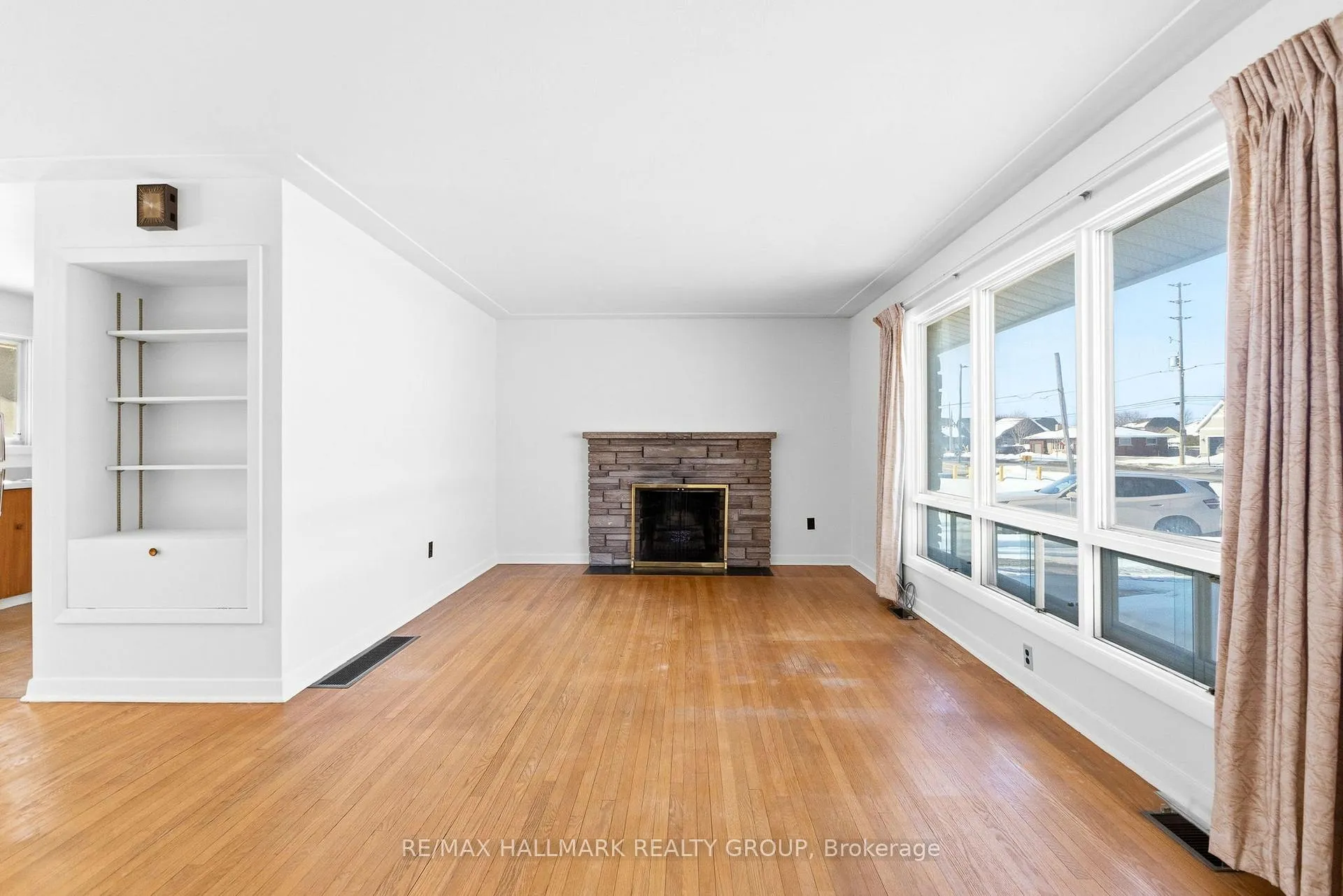 Photo 6 of 6228 Perth Street, Ottawa, Richmond — HOMEH
