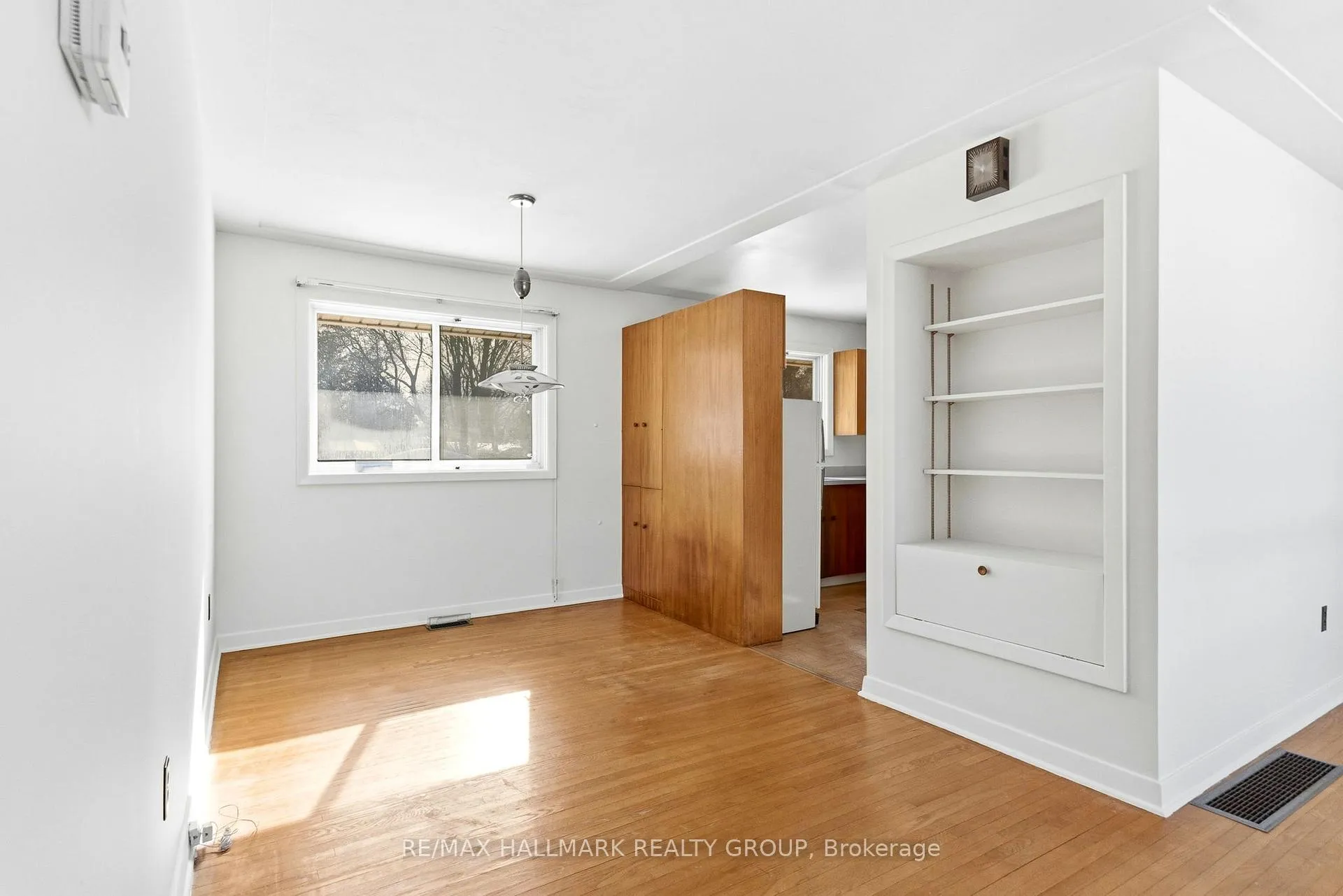 Photo 8 of 6228 Perth Street, Ottawa, Richmond — HOMEH