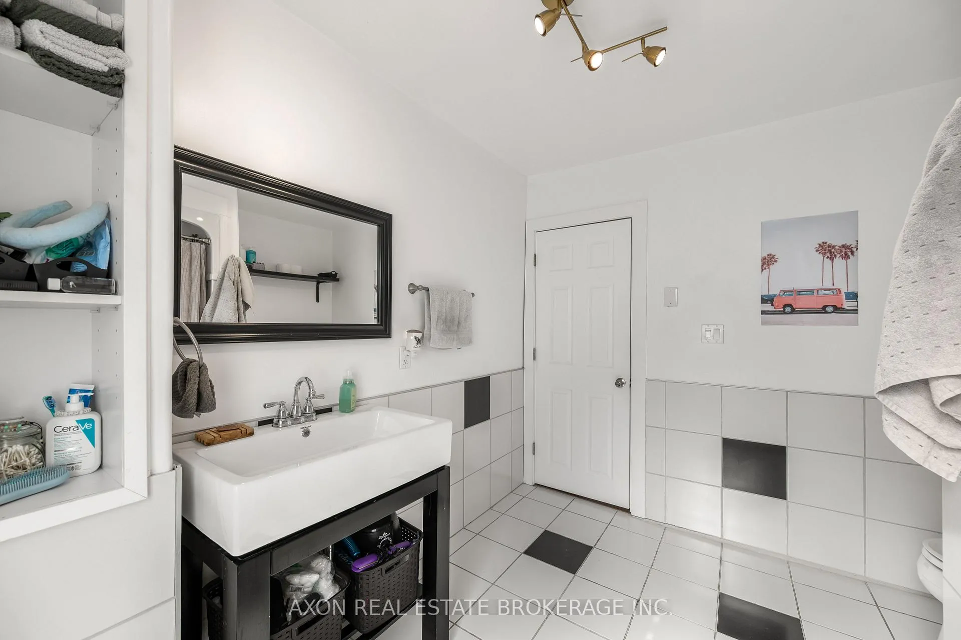 Photo 11 of 332 MacDonnell Street, Kingston, Central City East — HOMEH
