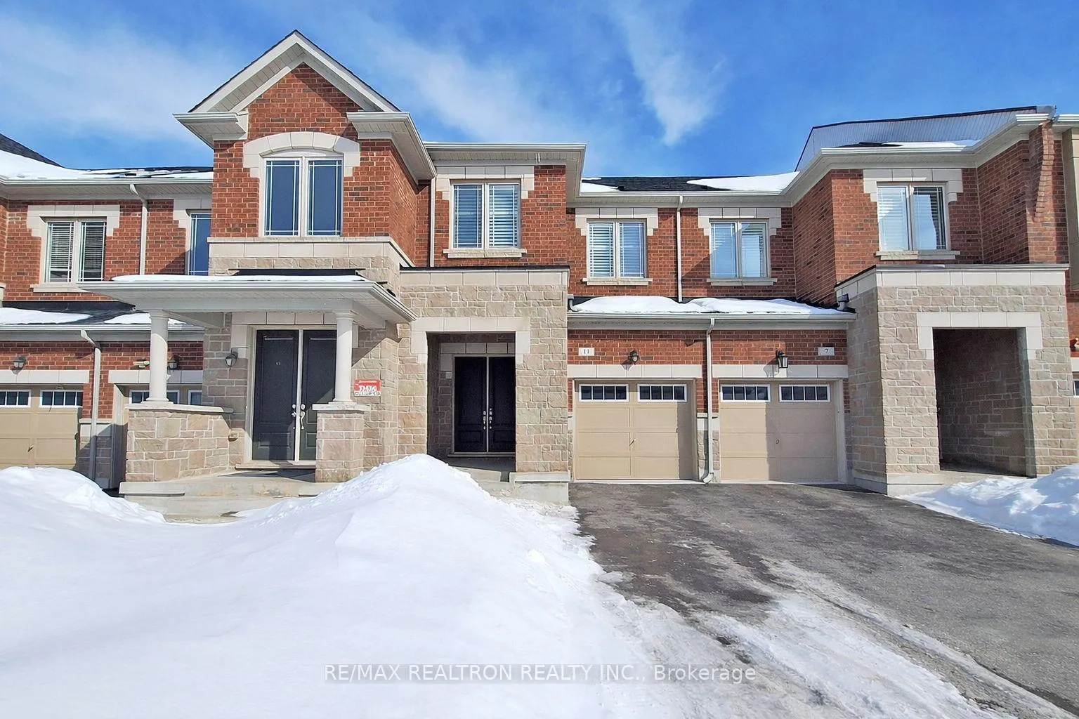 Photo 1 of 11 Durblee Avenue, Aurora, Bayview Northeast — HOMEH