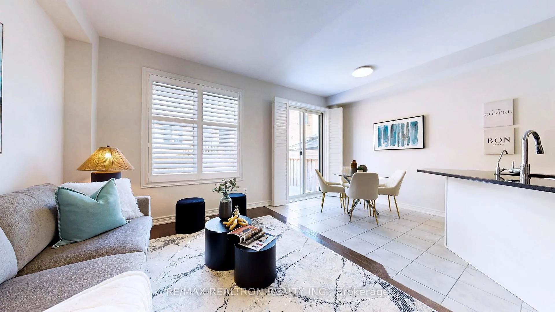 Photo 9 of 11 Durblee Avenue, Aurora, Bayview Northeast — HOMEH