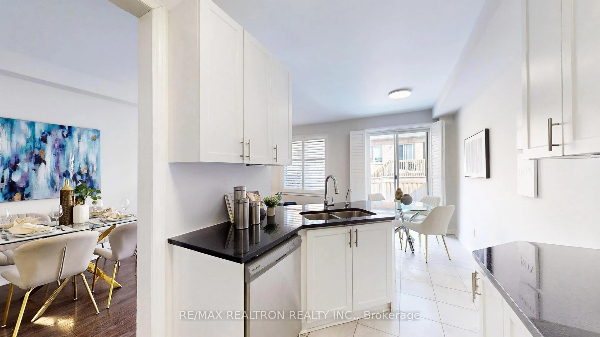 Photo 16 of 11 Durblee Avenue, Aurora, Bayview Northeast — HOMEH