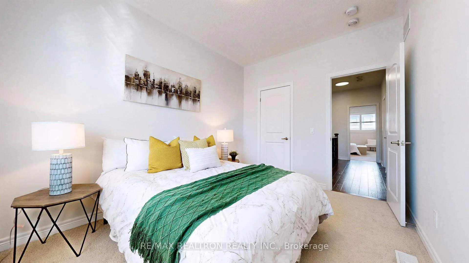Photo 33 of 11 Durblee Avenue, Aurora, Bayview Northeast — HOMEH
