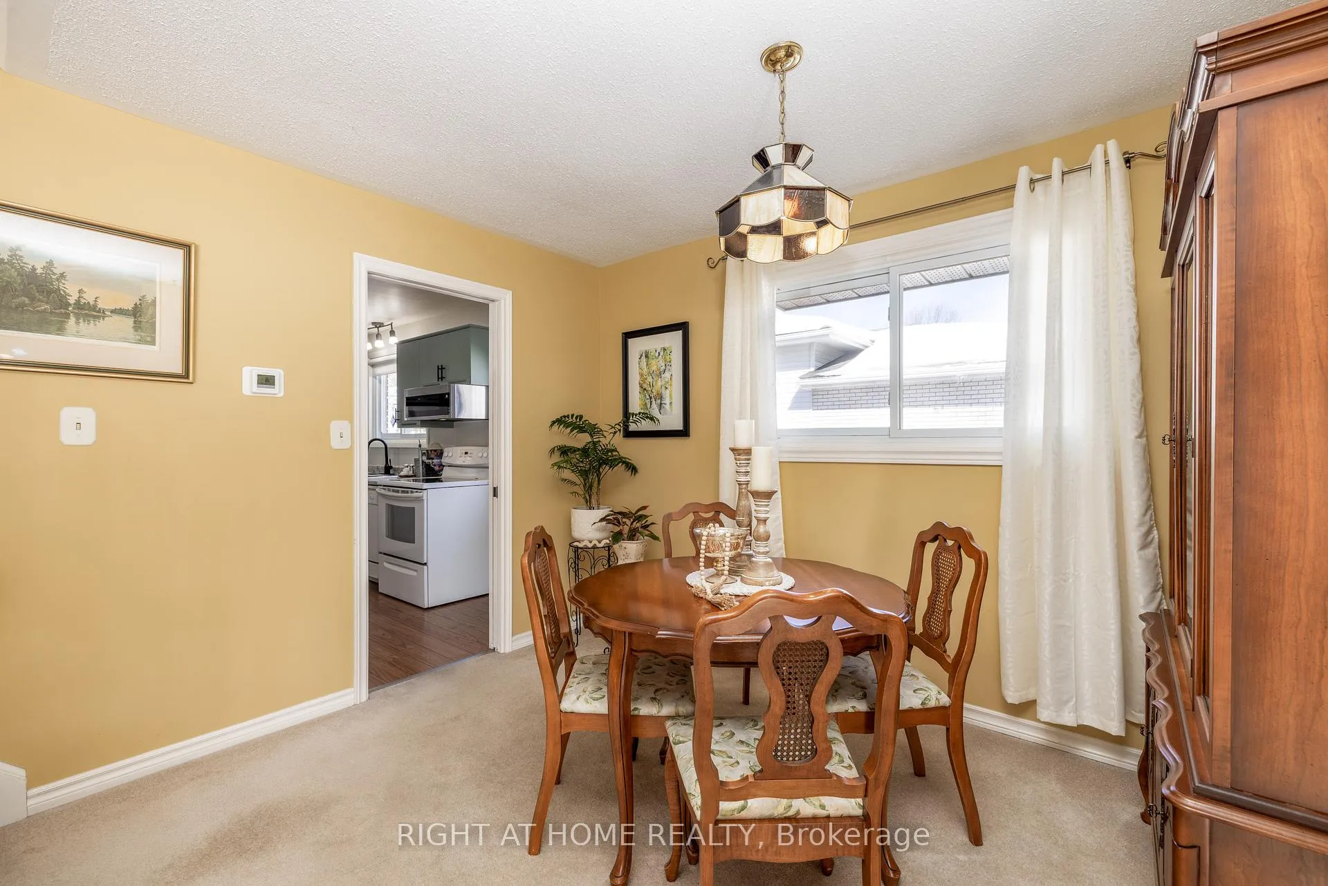Photo 6 of 31 Thorncliffe Drive, Belleville, Belleville Ward — HOMEH