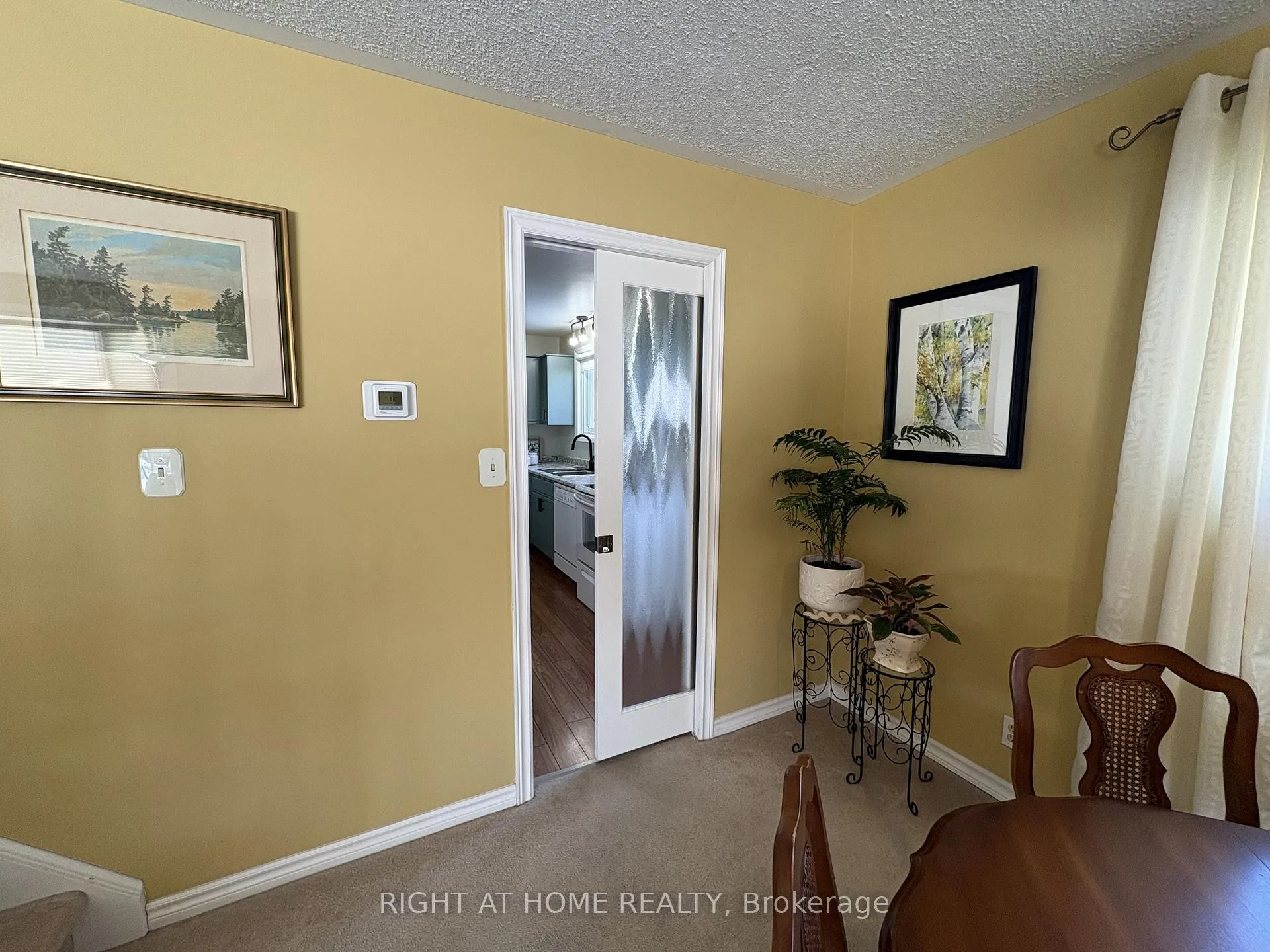 Photo 7 of 31 Thorncliffe Drive, Belleville, Belleville Ward — HOMEH