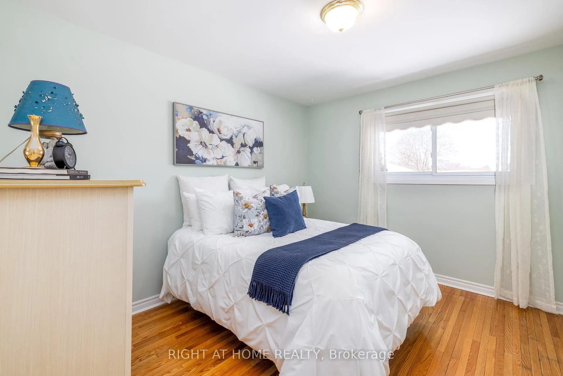Photo 12 of 31 Thorncliffe Drive, Belleville, Belleville Ward — HOMEH
