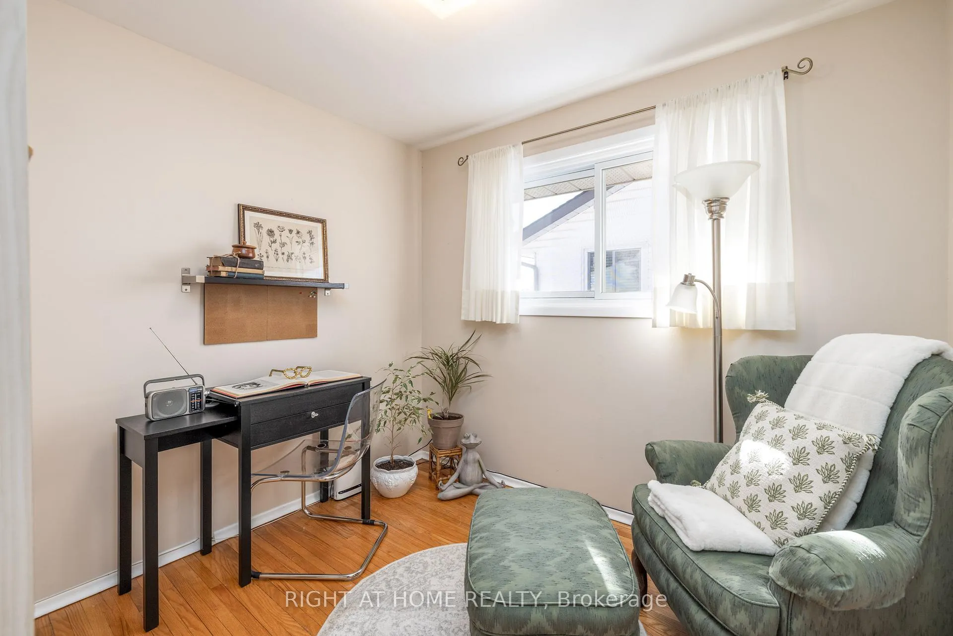 Photo 13 of 31 Thorncliffe Drive, Belleville, Belleville Ward — HOMEH