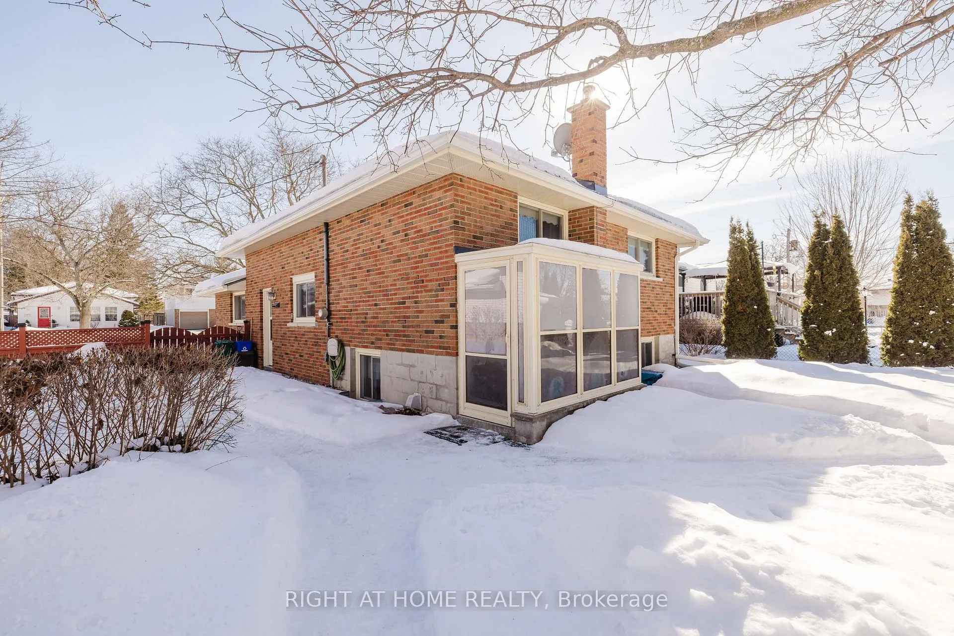 Photo 20 of 31 Thorncliffe Drive, Belleville, Belleville Ward — HOMEH