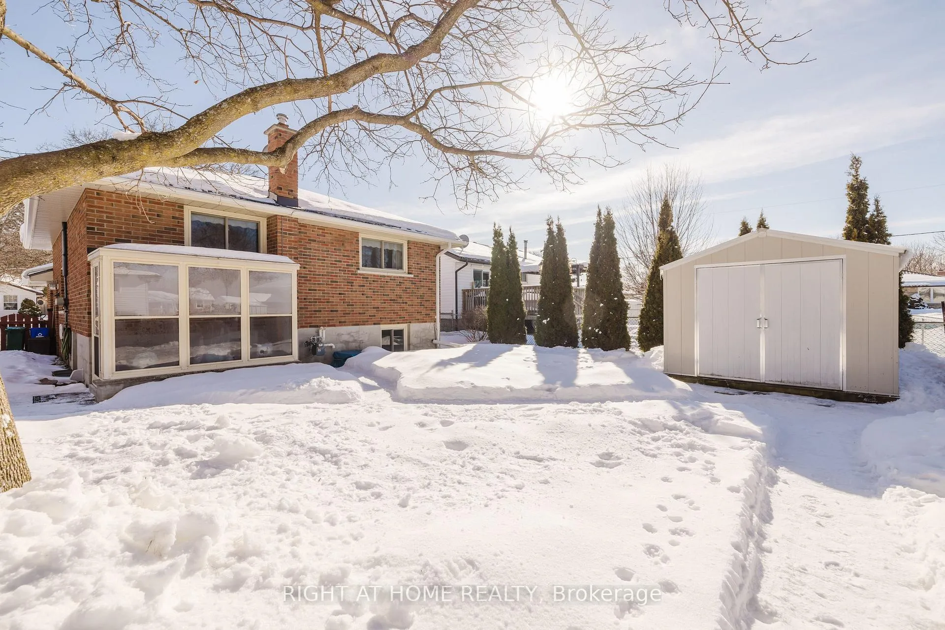 Photo 21 of 31 Thorncliffe Drive, Belleville, Belleville Ward — HOMEH