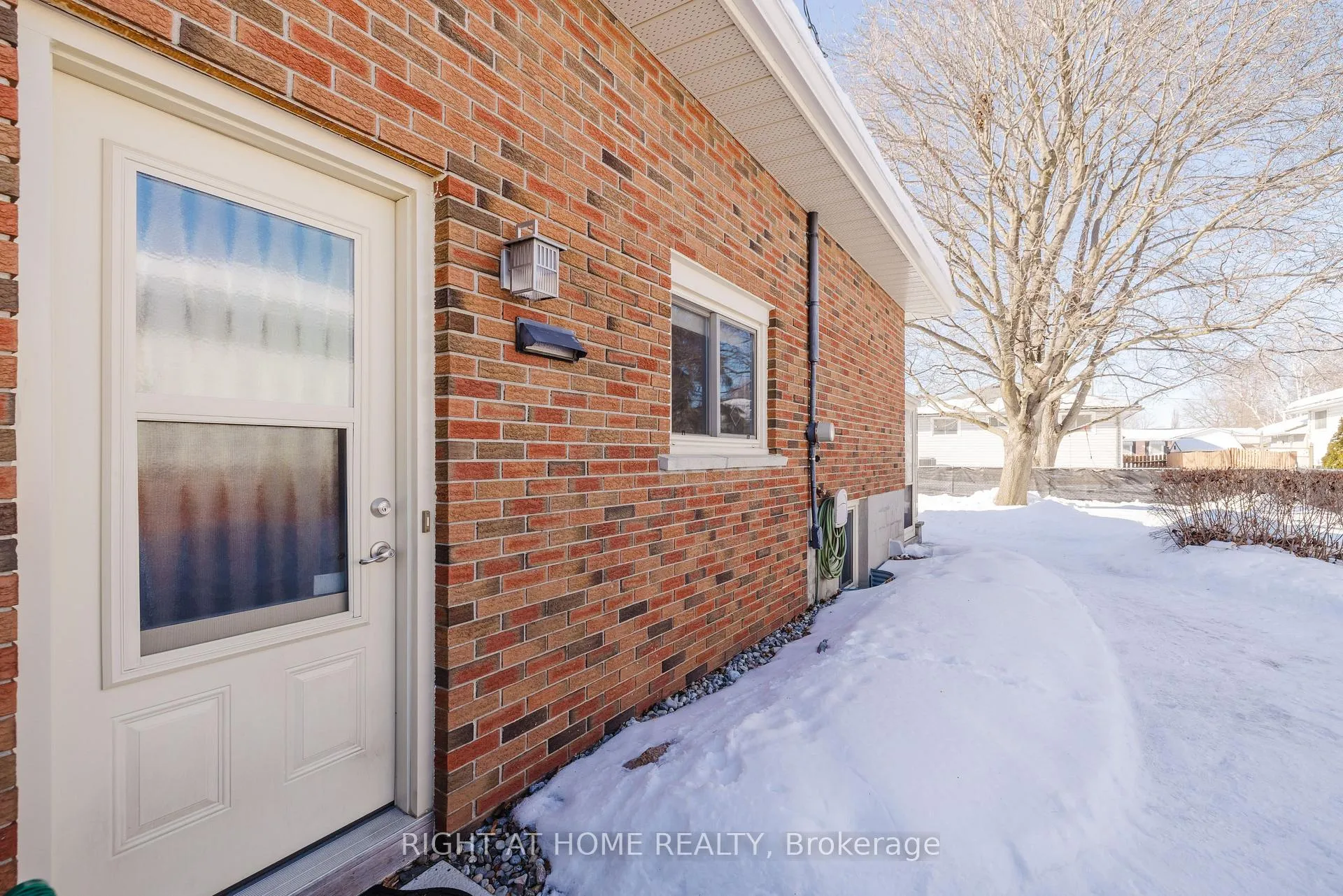 Photo 22 of 31 Thorncliffe Drive, Belleville, Belleville Ward — HOMEH