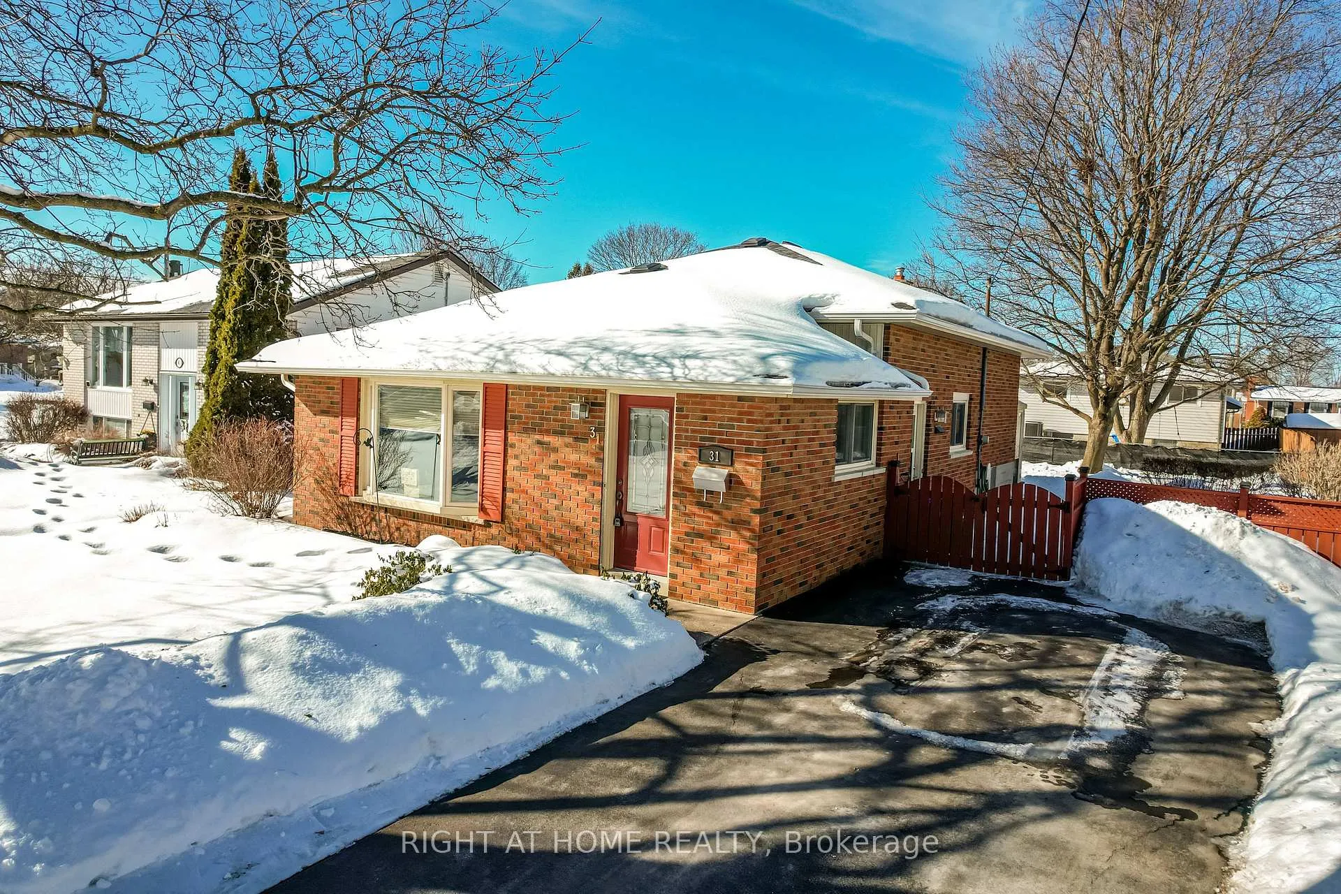 Photo 24 of 31 Thorncliffe Drive, Belleville, Belleville Ward — HOMEH