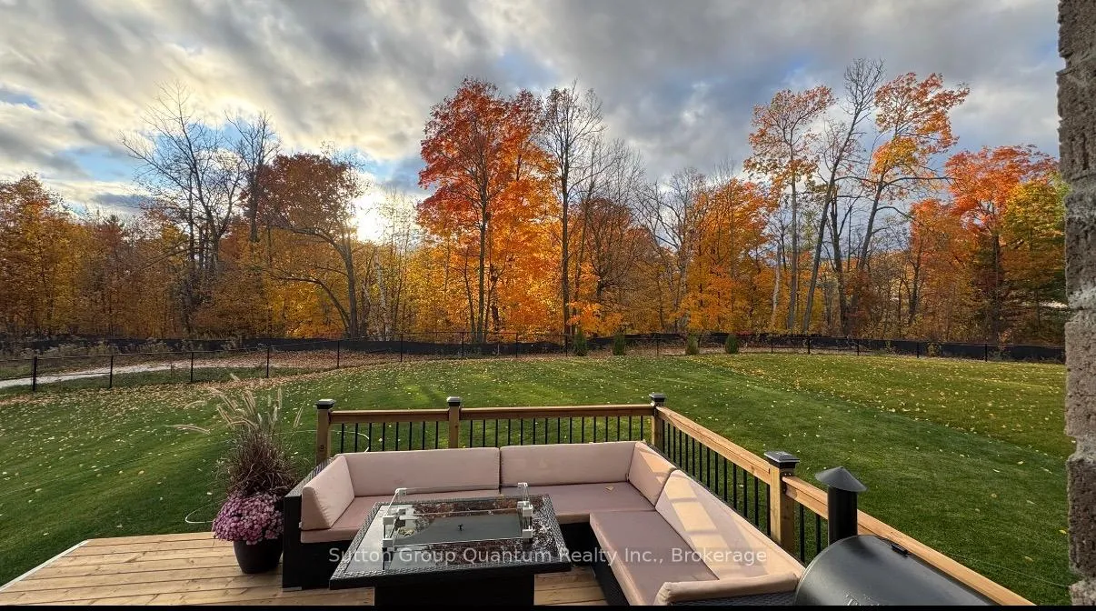 Photo 3 of 174 Rosanne Circle, Wasaga Beach — HOMEH