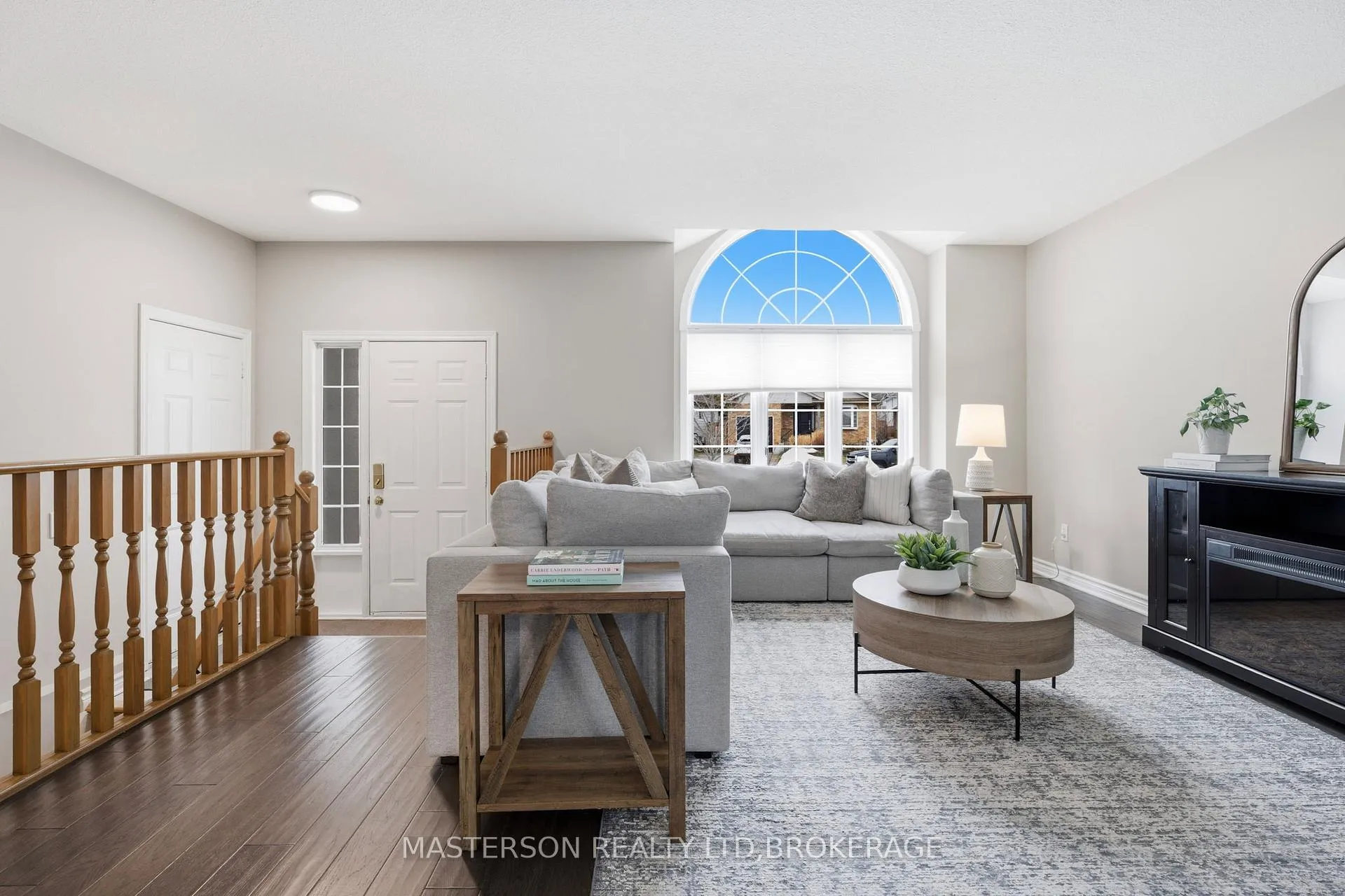 Photo 3 of 7740 Alpine Drive, Niagara Falls, Ascot — HOMEH