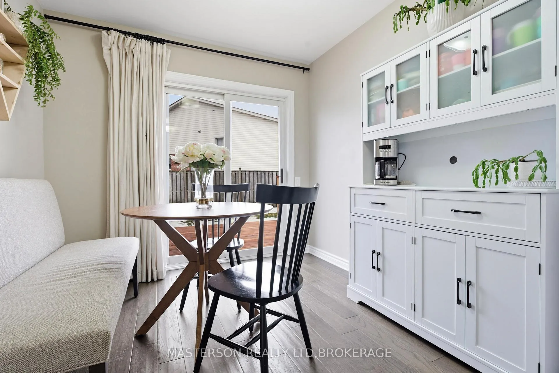 Photo 8 of 7740 Alpine Drive, Niagara Falls, Ascot — HOMEH