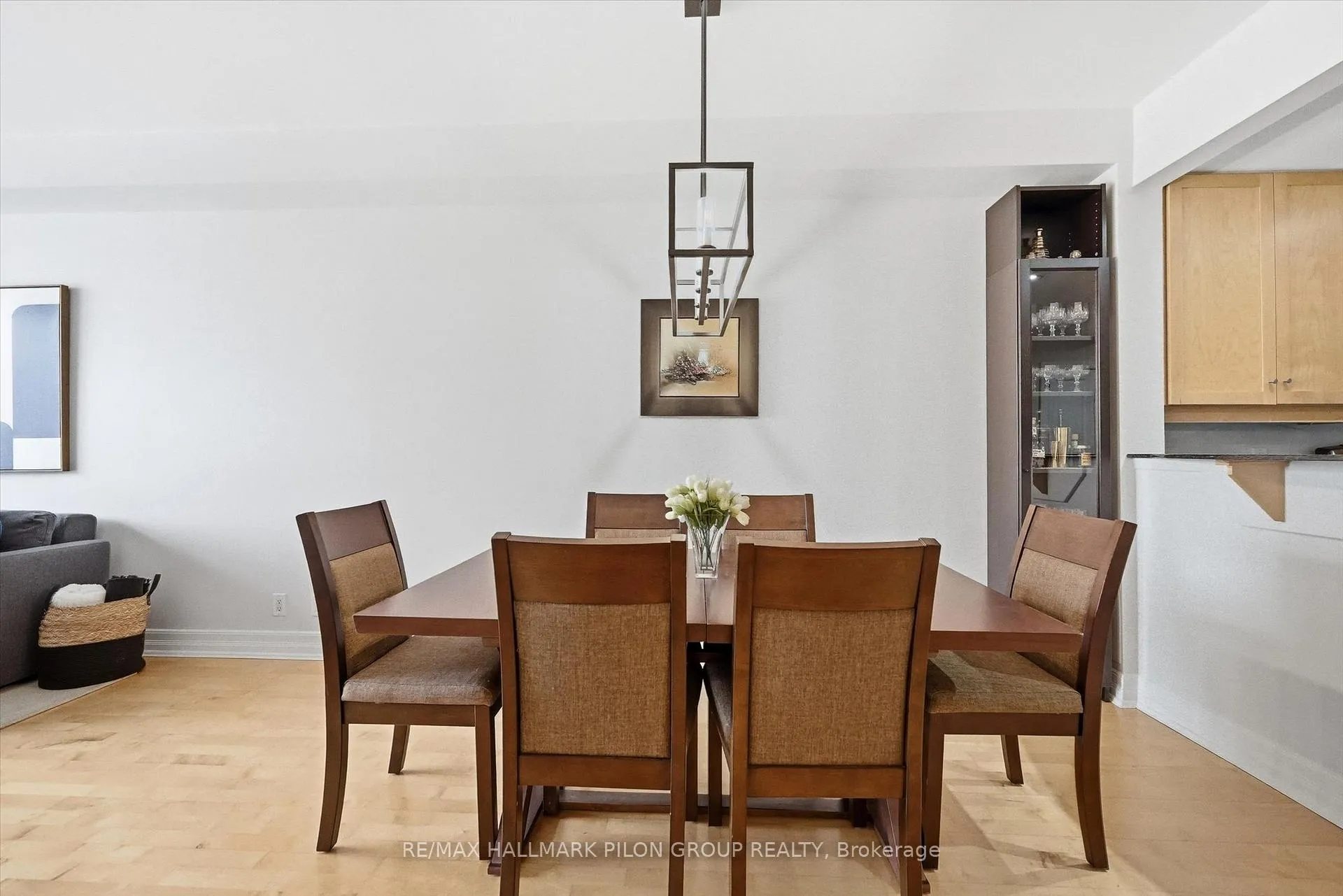 Photo 8 of Unit 306, 320 Mcleod Street, Ottawa, Ottawa Centre — HOMEH