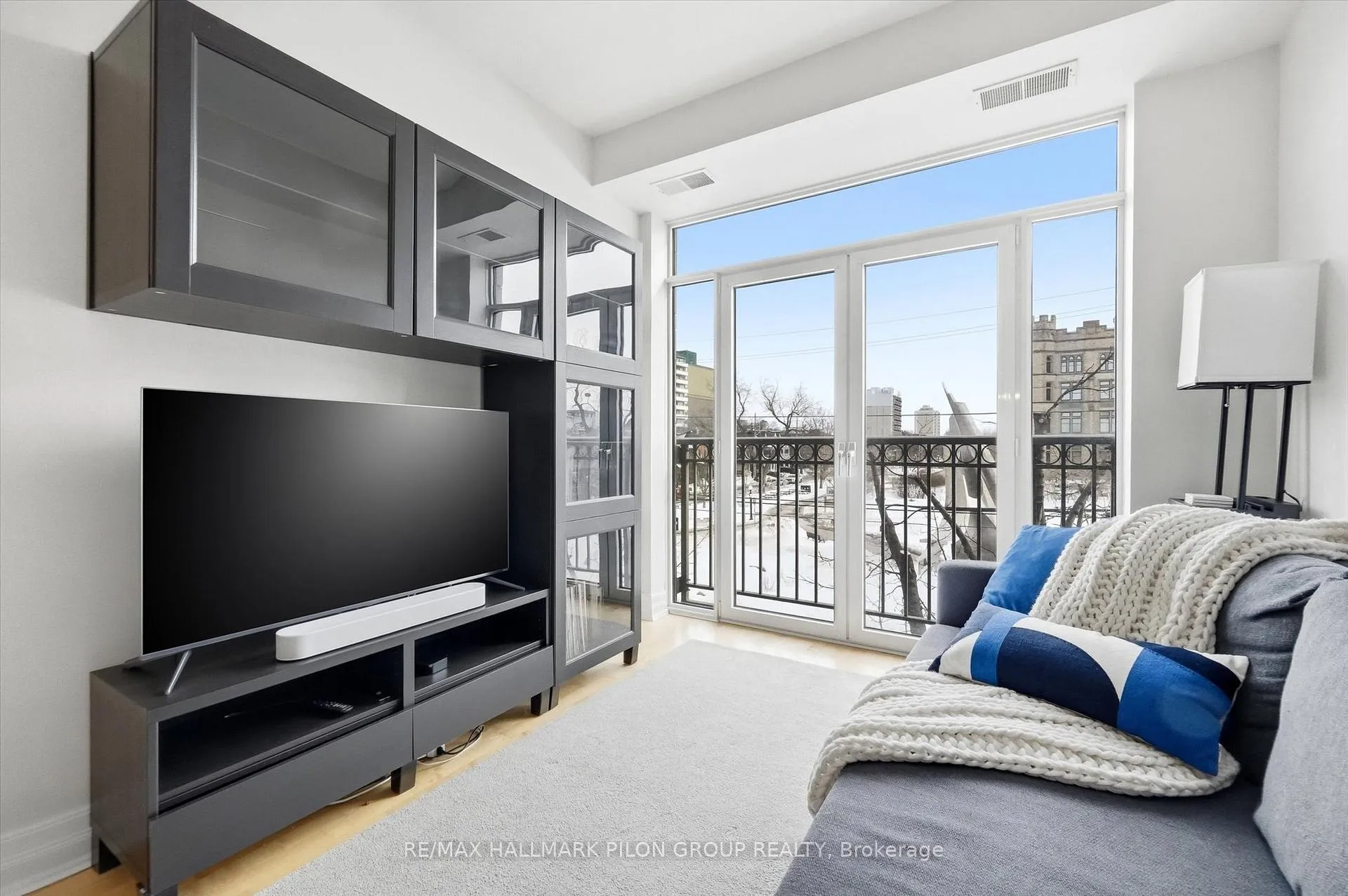 Photo 10 of Unit 306, 320 Mcleod Street, Ottawa, Ottawa Centre — HOMEH