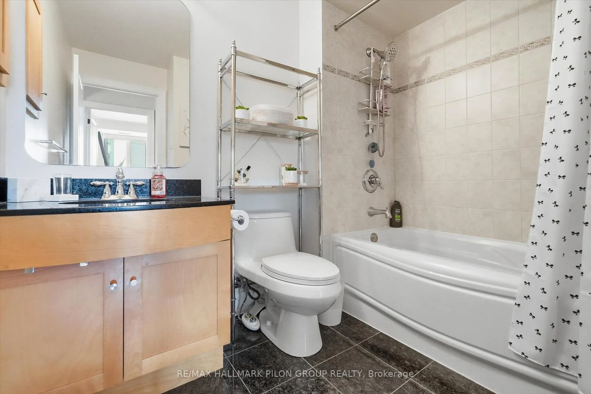 Photo 13 of Unit 306, 320 Mcleod Street, Ottawa, Ottawa Centre — HOMEH