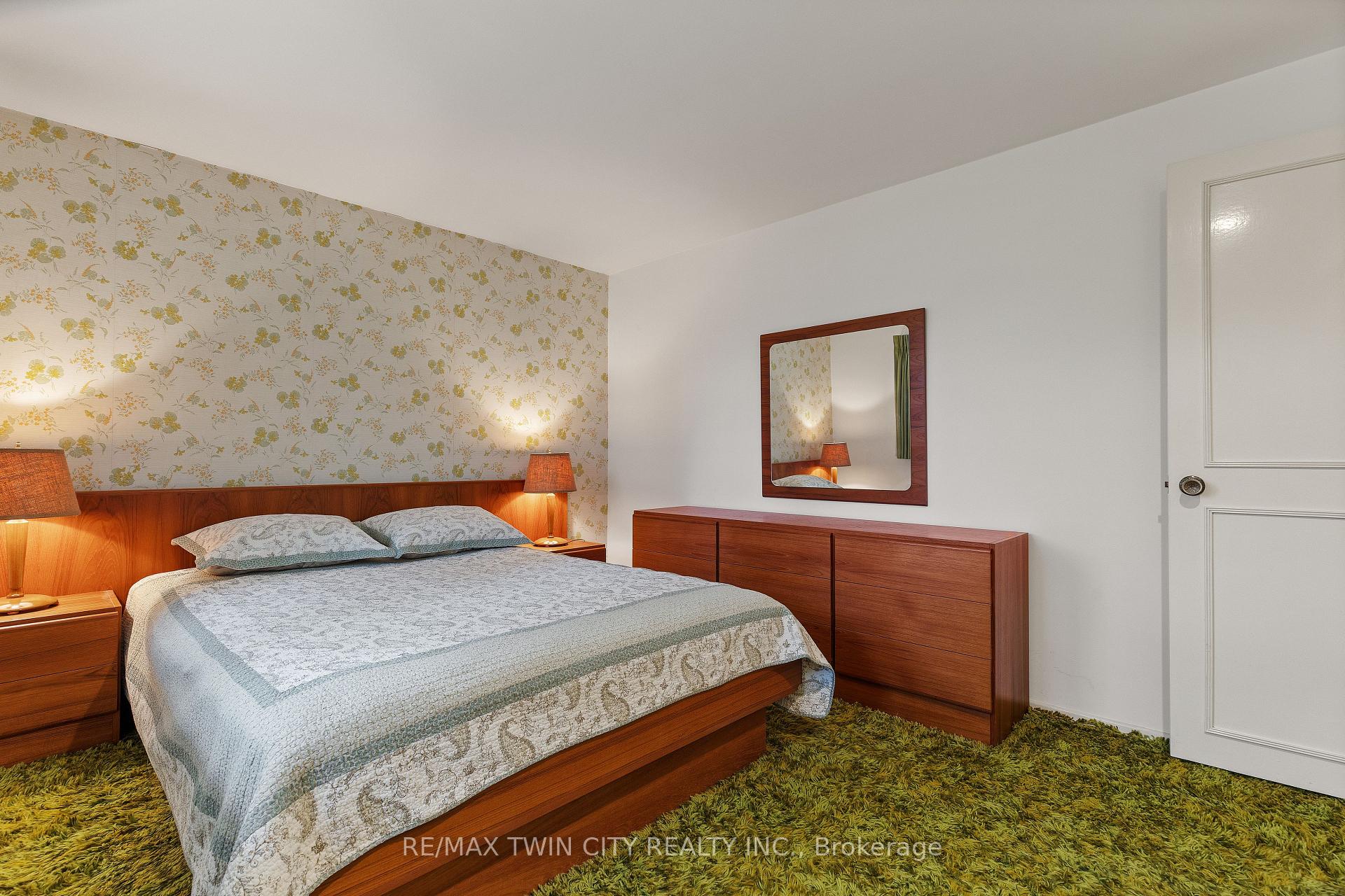 Photo 16 of 30 Thornridge Crescent, Kitchener — HOMEH
