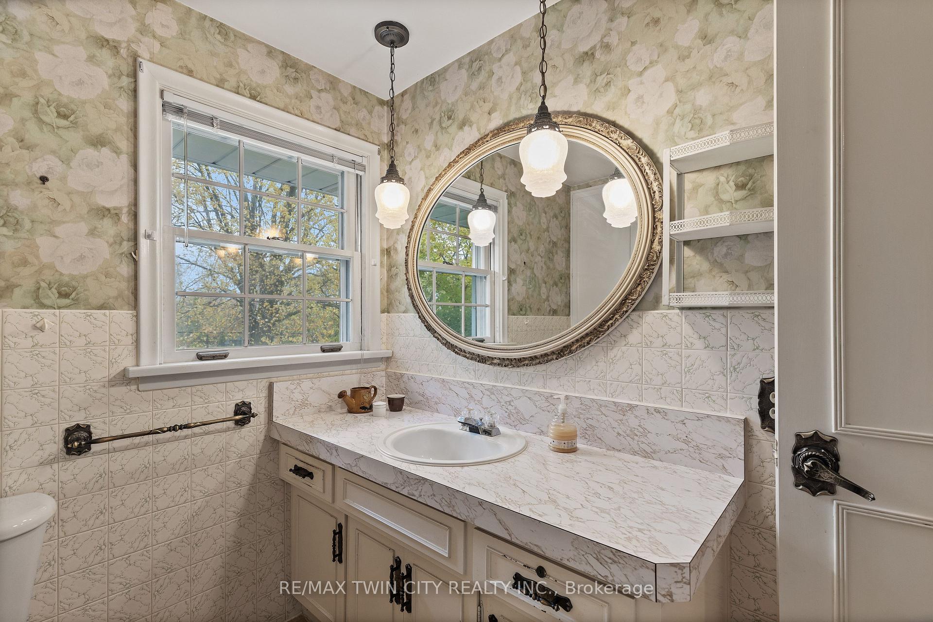 Photo 24 of 30 Thornridge Crescent, Kitchener — HOMEH
