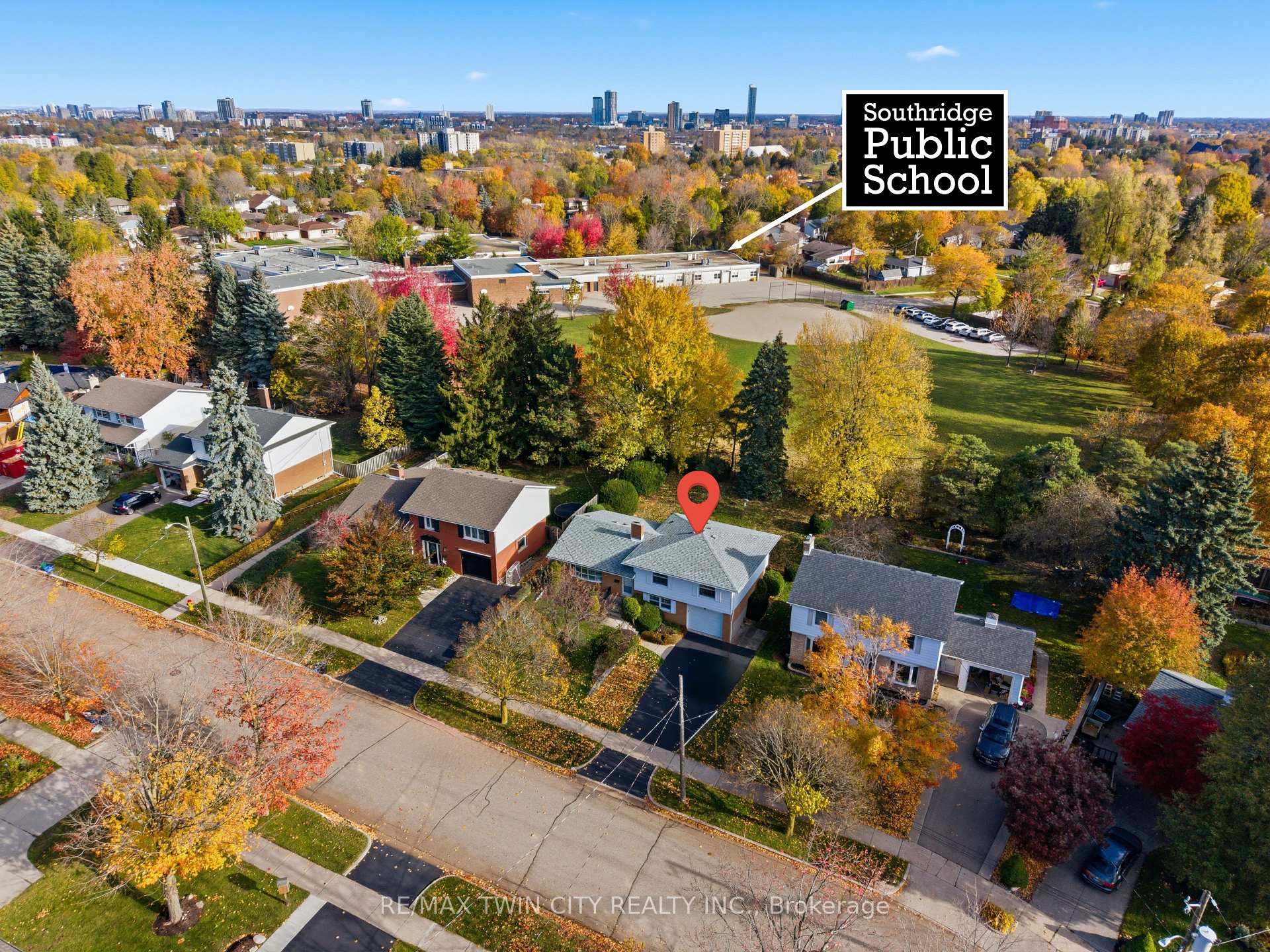 Photo 38 of 30 Thornridge Crescent, Kitchener — HOMEH